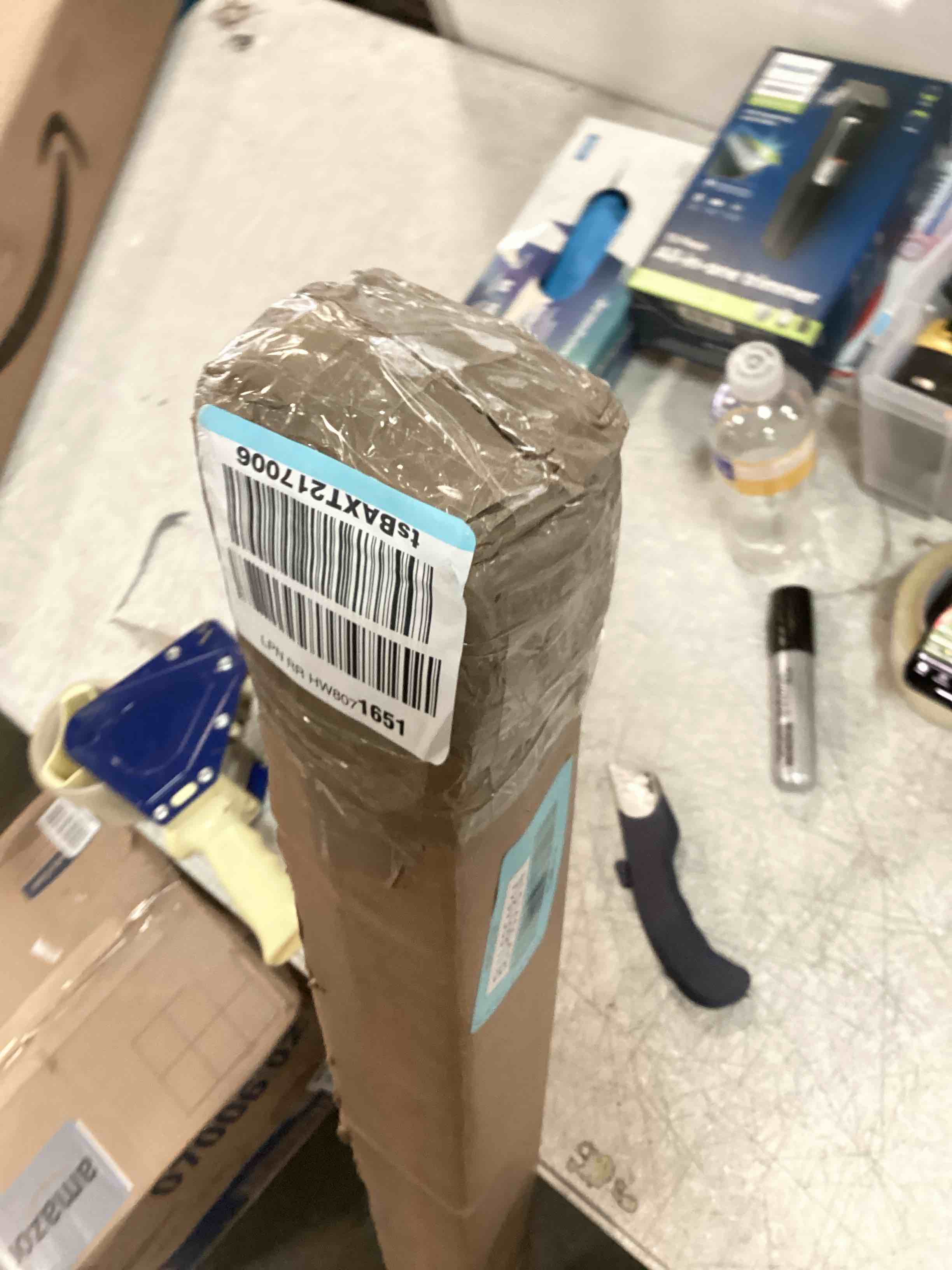 https://s3.amazonaws.com/lotting-images-prod/bidfta/BLU6651814_1720022538225.jpeg