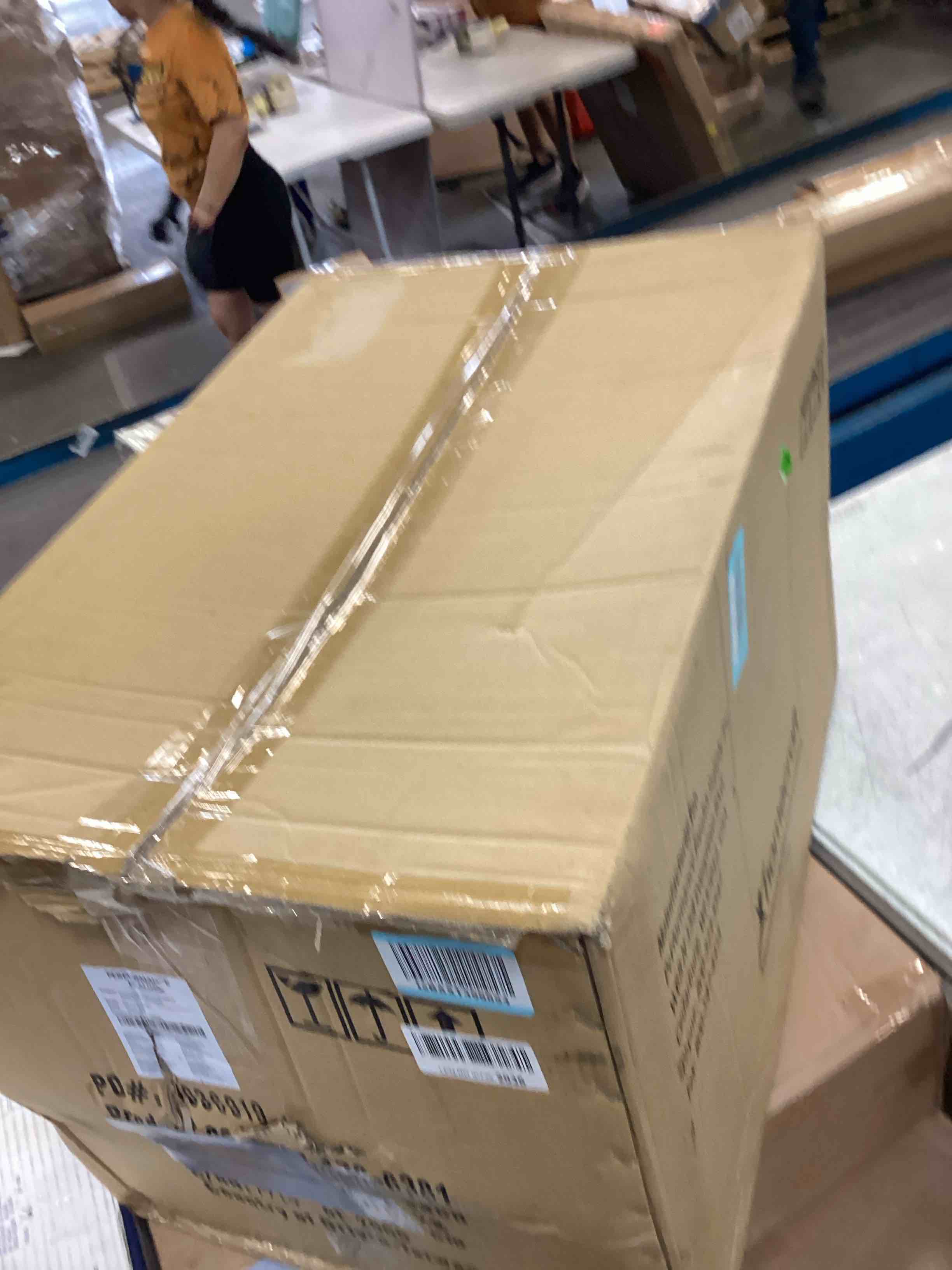 https://s3.amazonaws.com/lotting-images-prod/bidfta/BLU6651860_1720030085982.jpeg