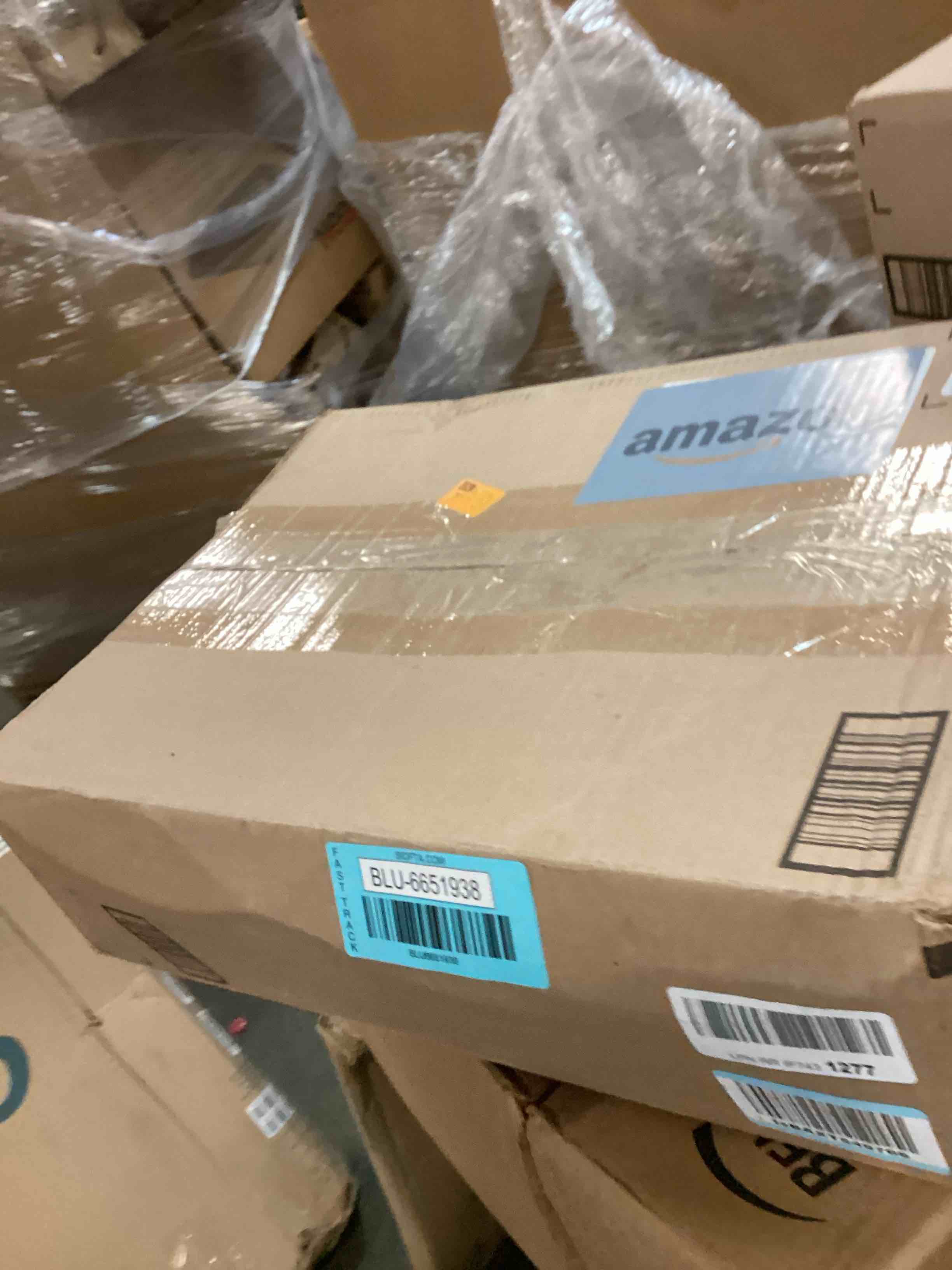 https://s3.amazonaws.com/lotting-images-prod/bidfta/BLU6651938_1720183215801.jpeg