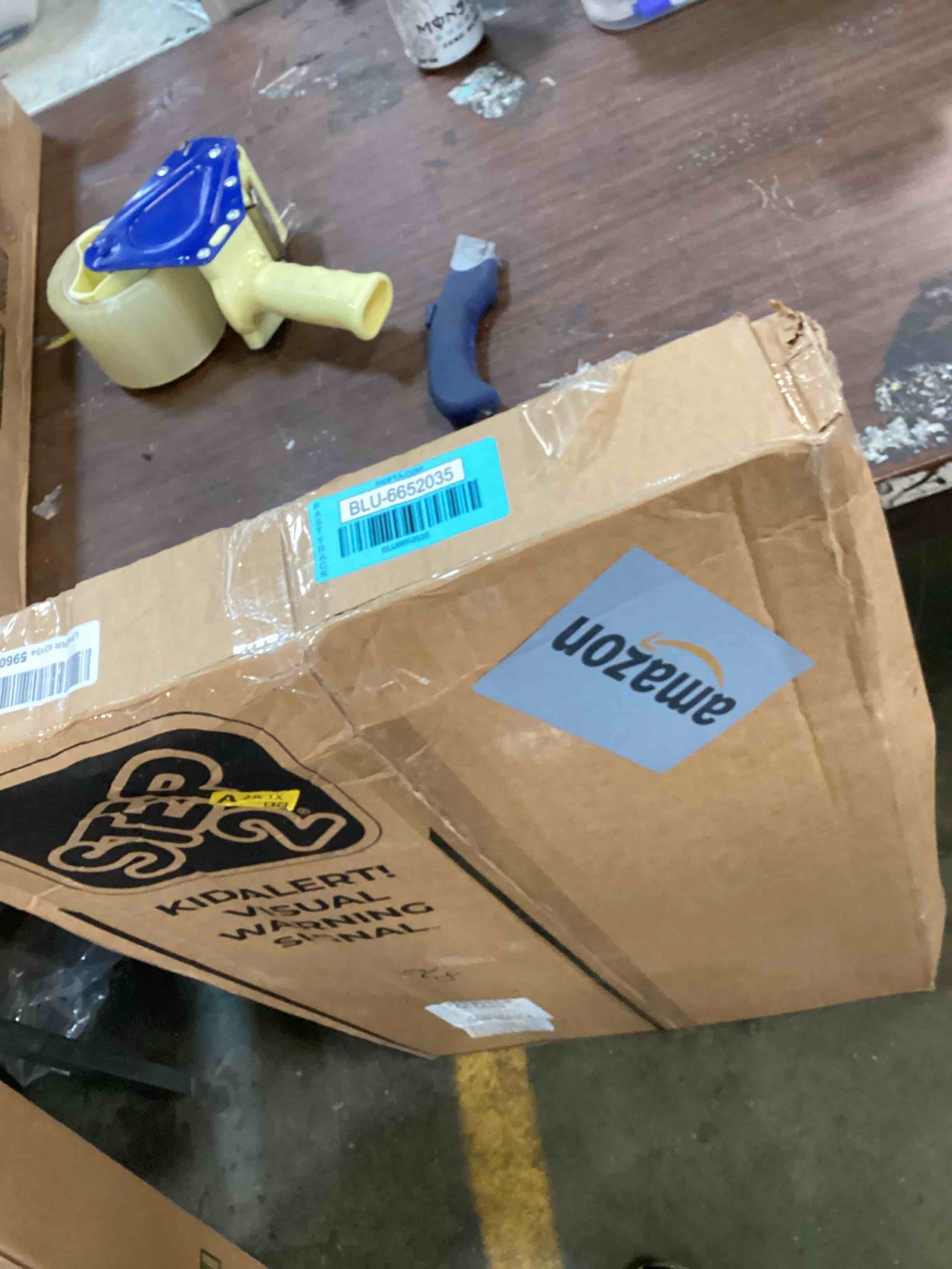 https://s3.amazonaws.com/lotting-images-prod/bidfta/BLU6652035_1720196068847.jpeg