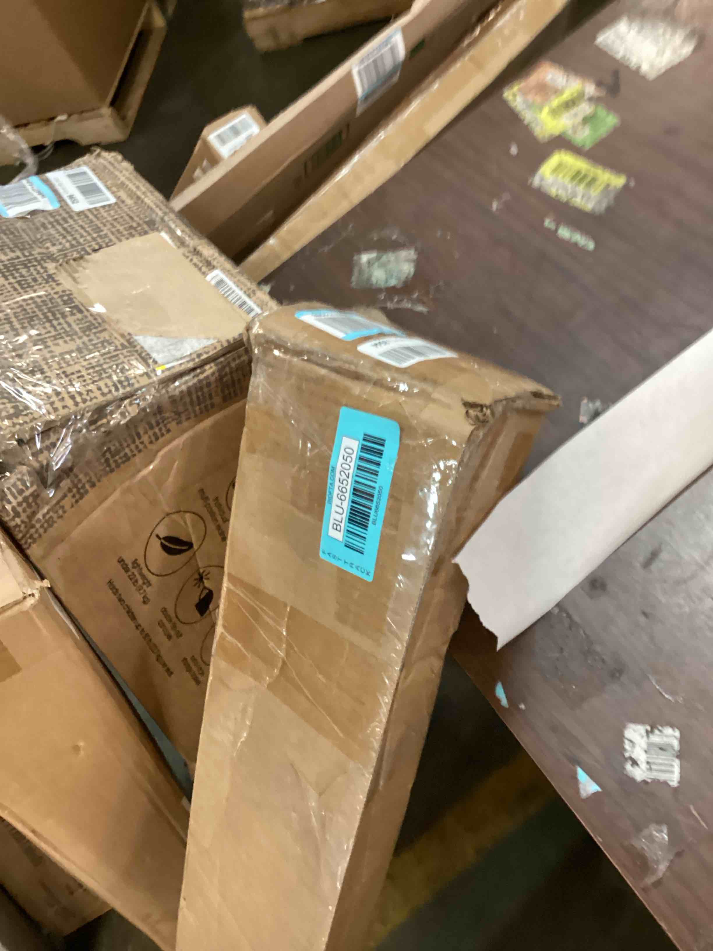 https://s3.amazonaws.com/lotting-images-prod/bidfta/BLU6652050_1720199639165.jpeg