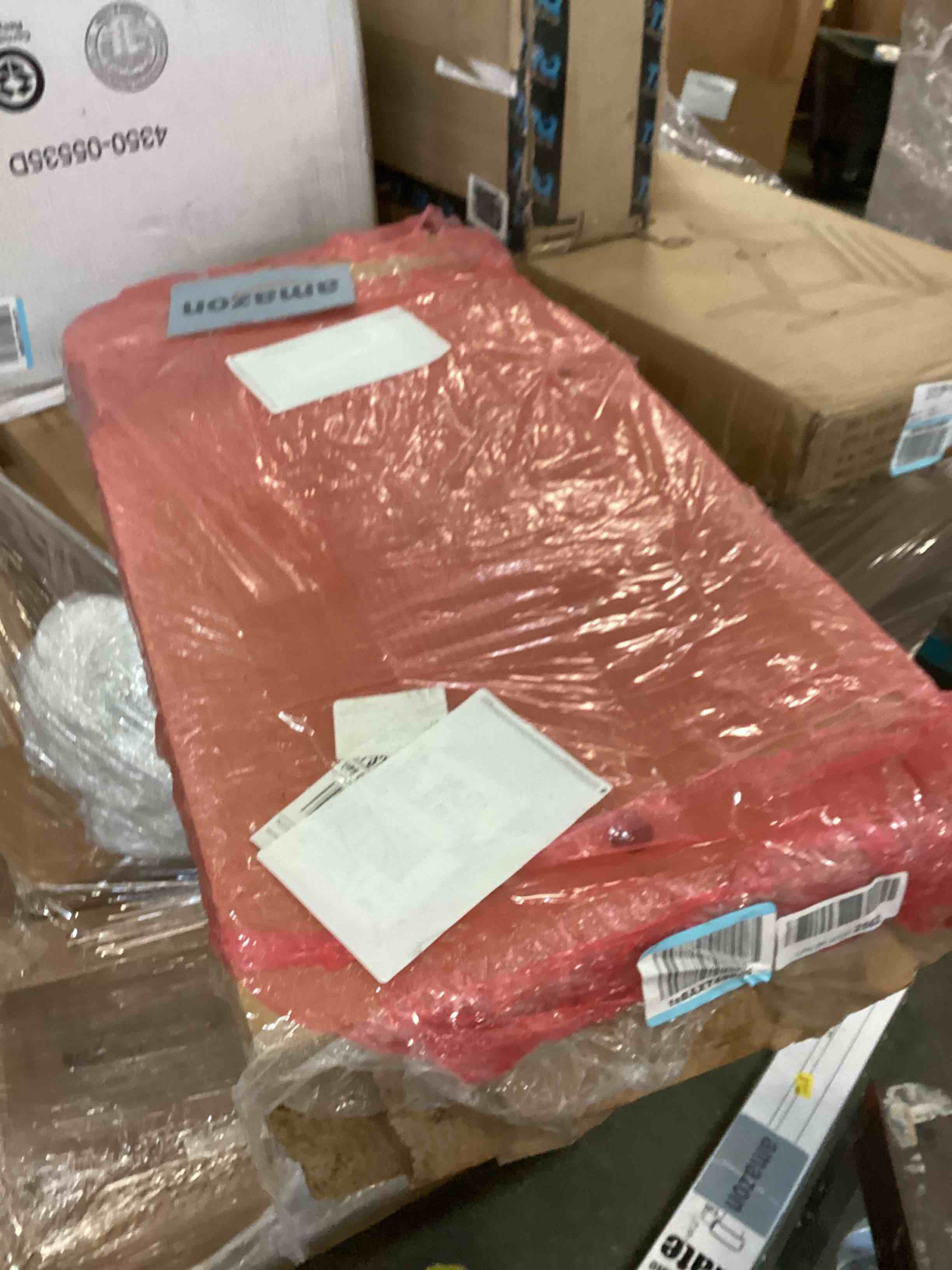 https://s3.amazonaws.com/lotting-images-prod/bidfta/BLU6652149_1720210363141.jpeg