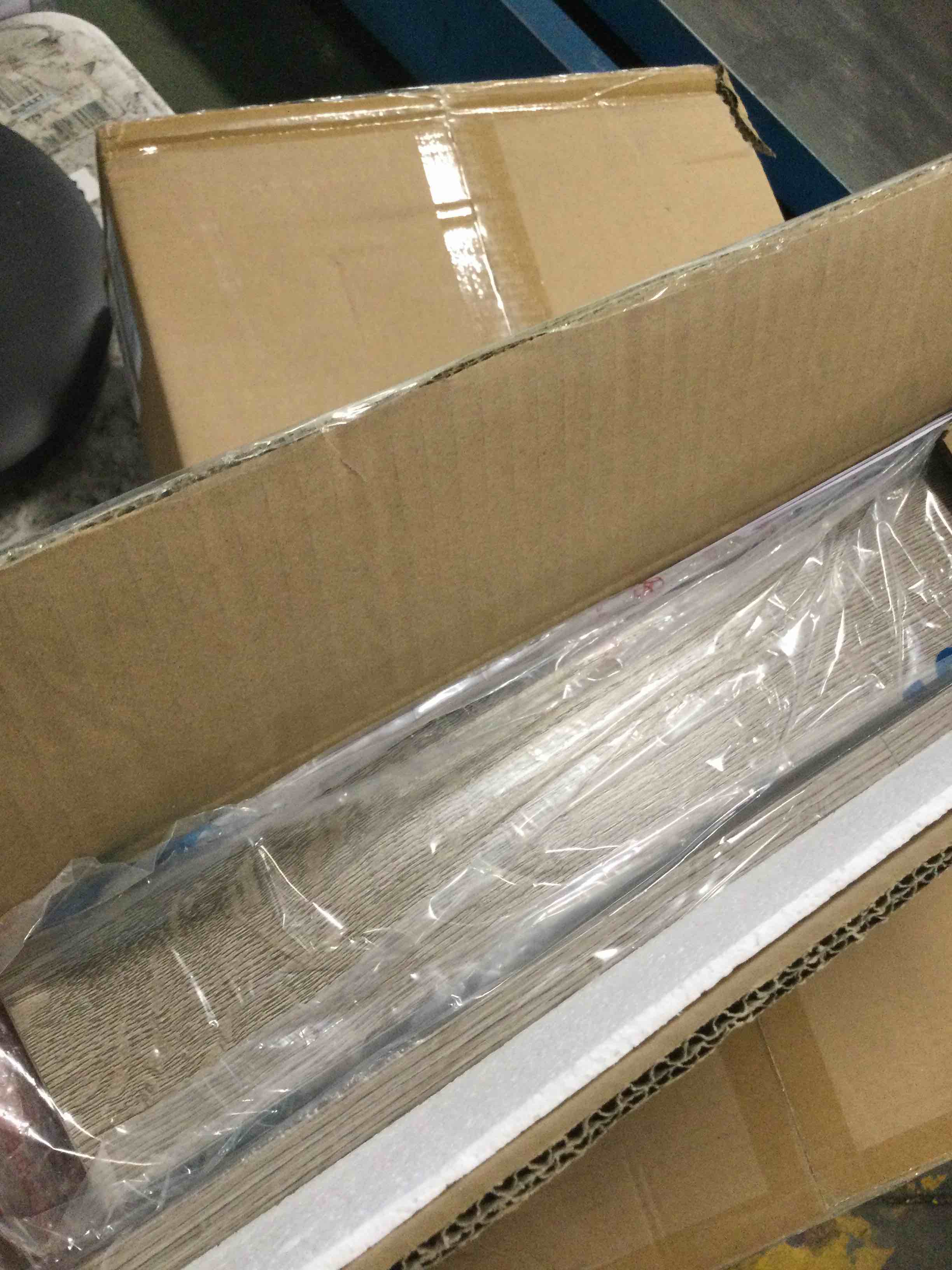 https://s3.amazonaws.com/lotting-images-prod/bidfta/BLU6652241_1720445854204.jpeg