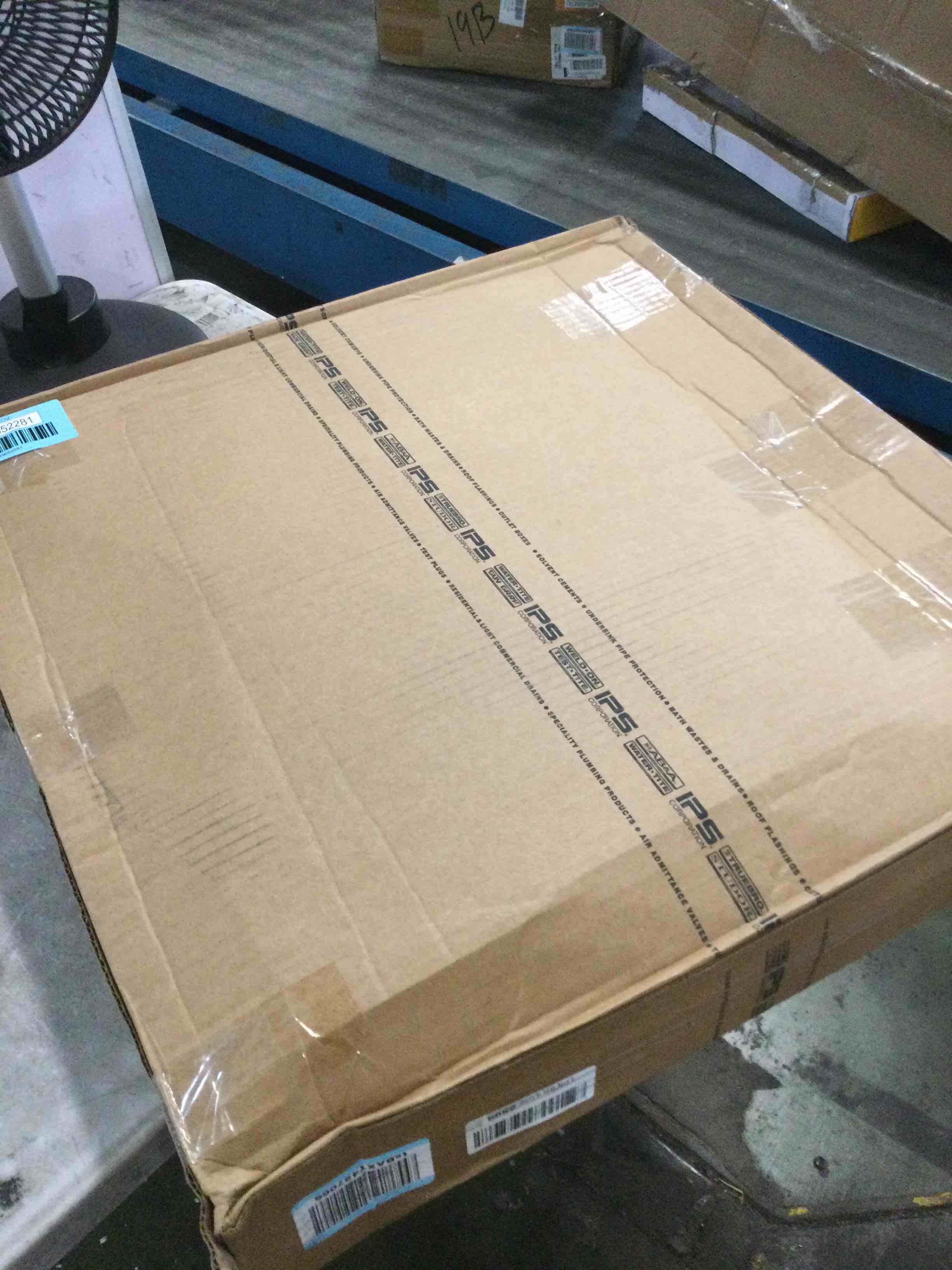 https://s3.amazonaws.com/lotting-images-prod/bidfta/BLU6652281_1720450813020.jpeg