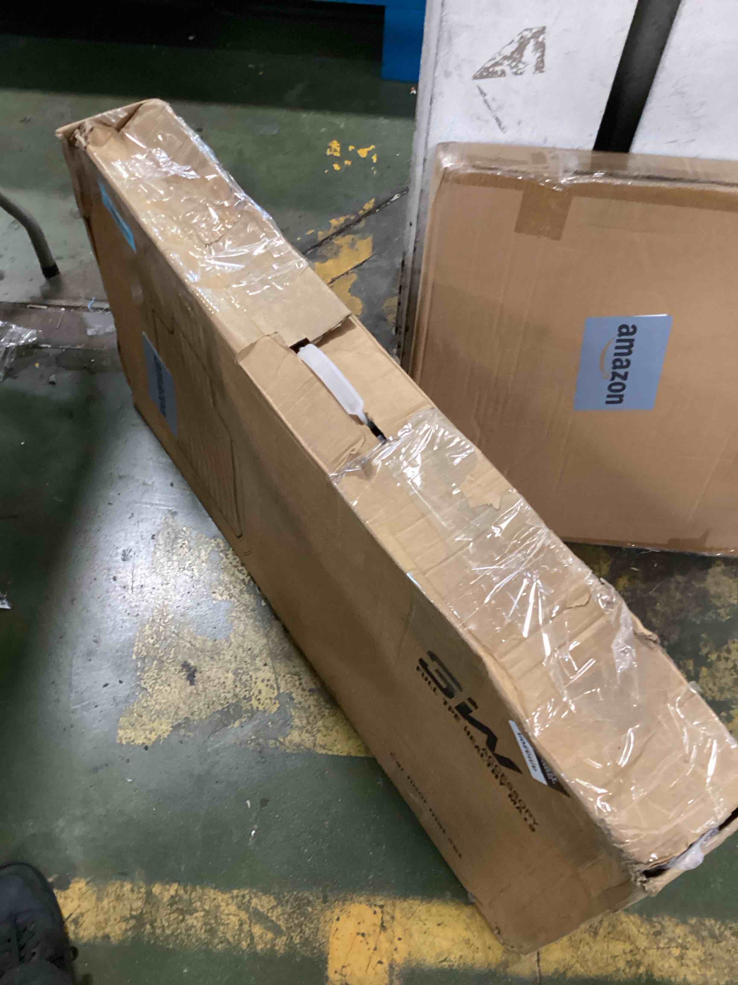 https://s3.amazonaws.com/lotting-images-prod/bidfta/BLU6652405_1720467376321.jpeg