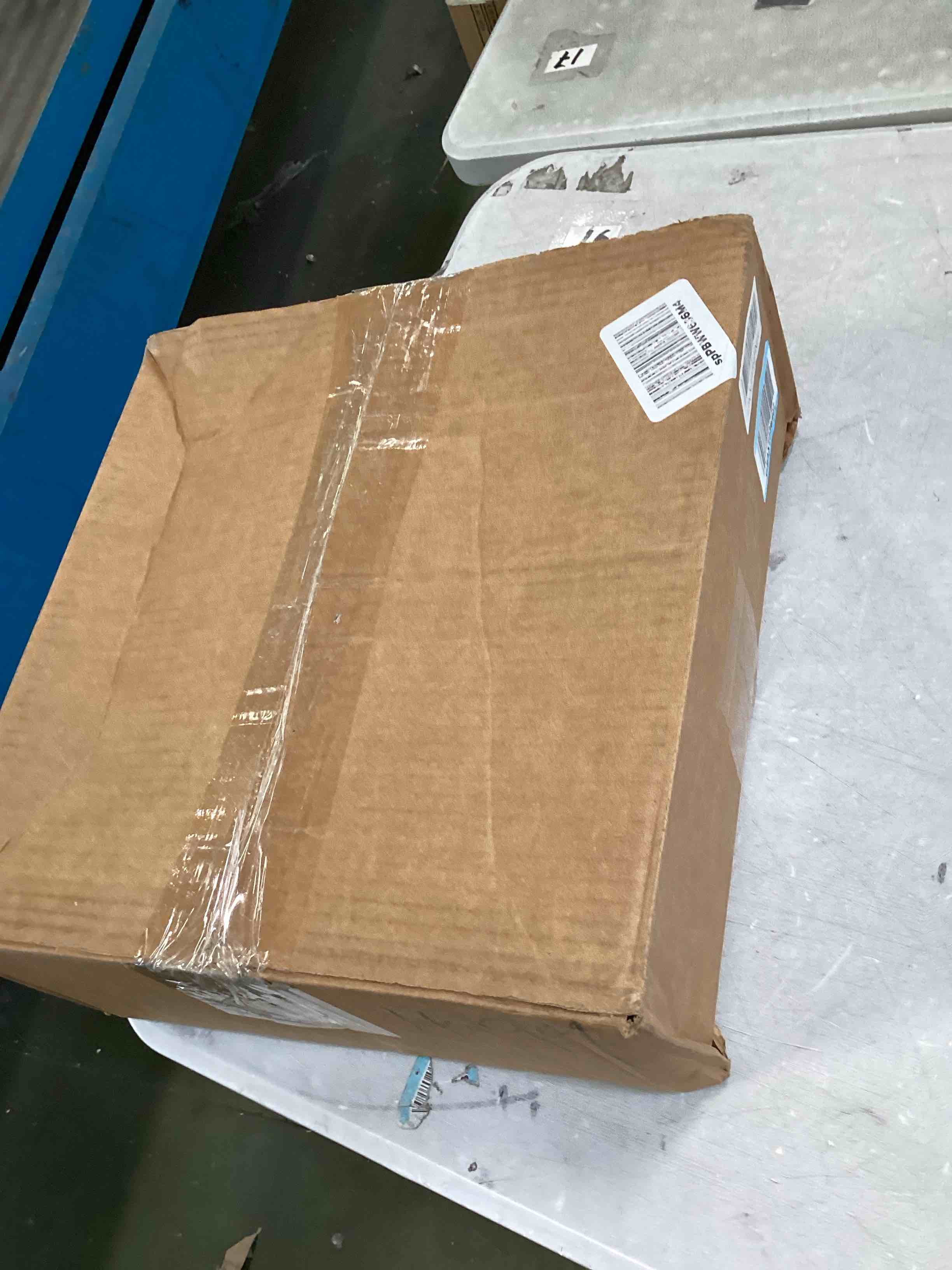 https://s3.amazonaws.com/lotting-images-prod/bidfta/BLU6652525_1720537261384.jpeg