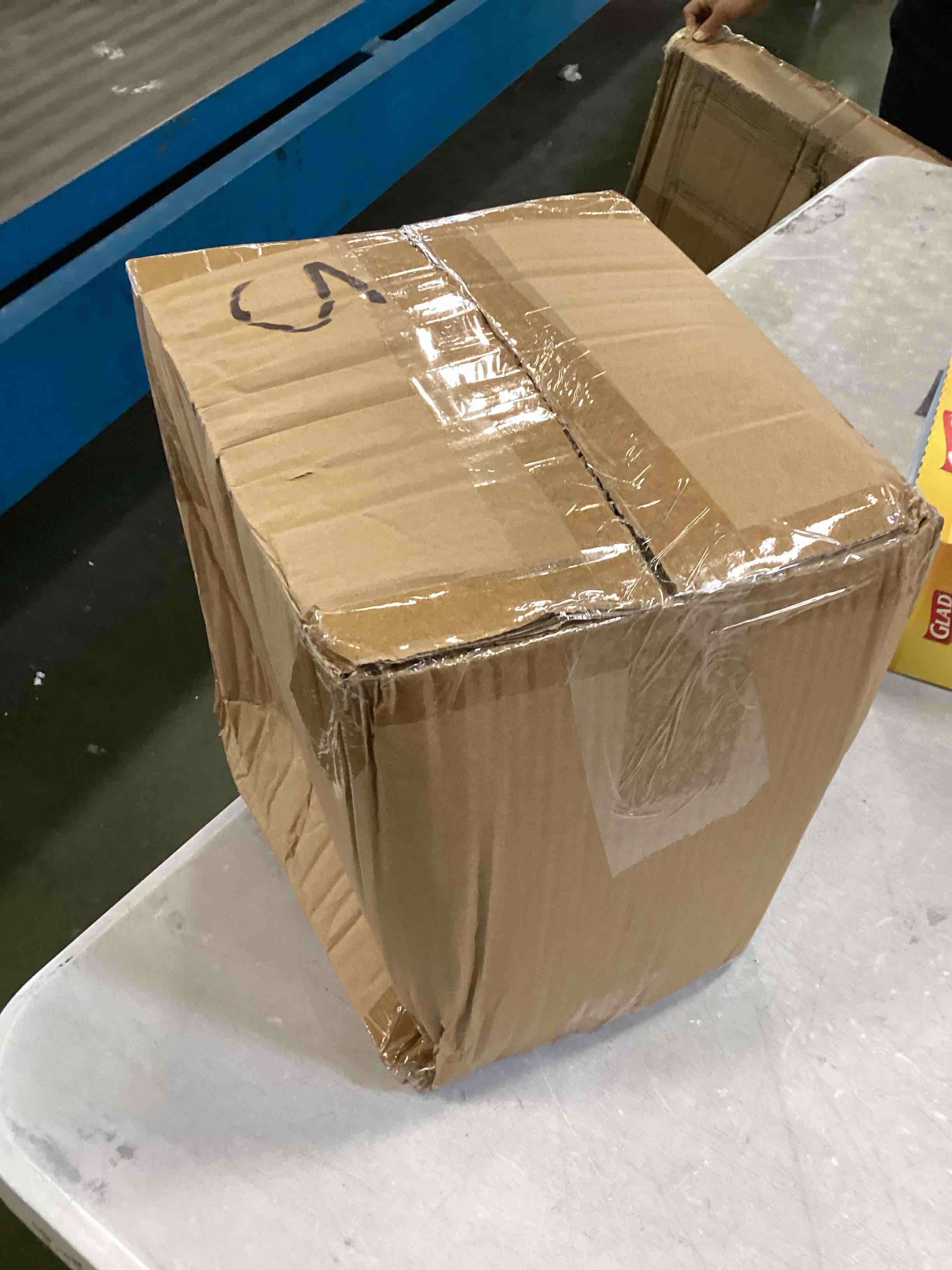 https://s3.amazonaws.com/lotting-images-prod/bidfta/BLU6652567_1720542578009.jpeg