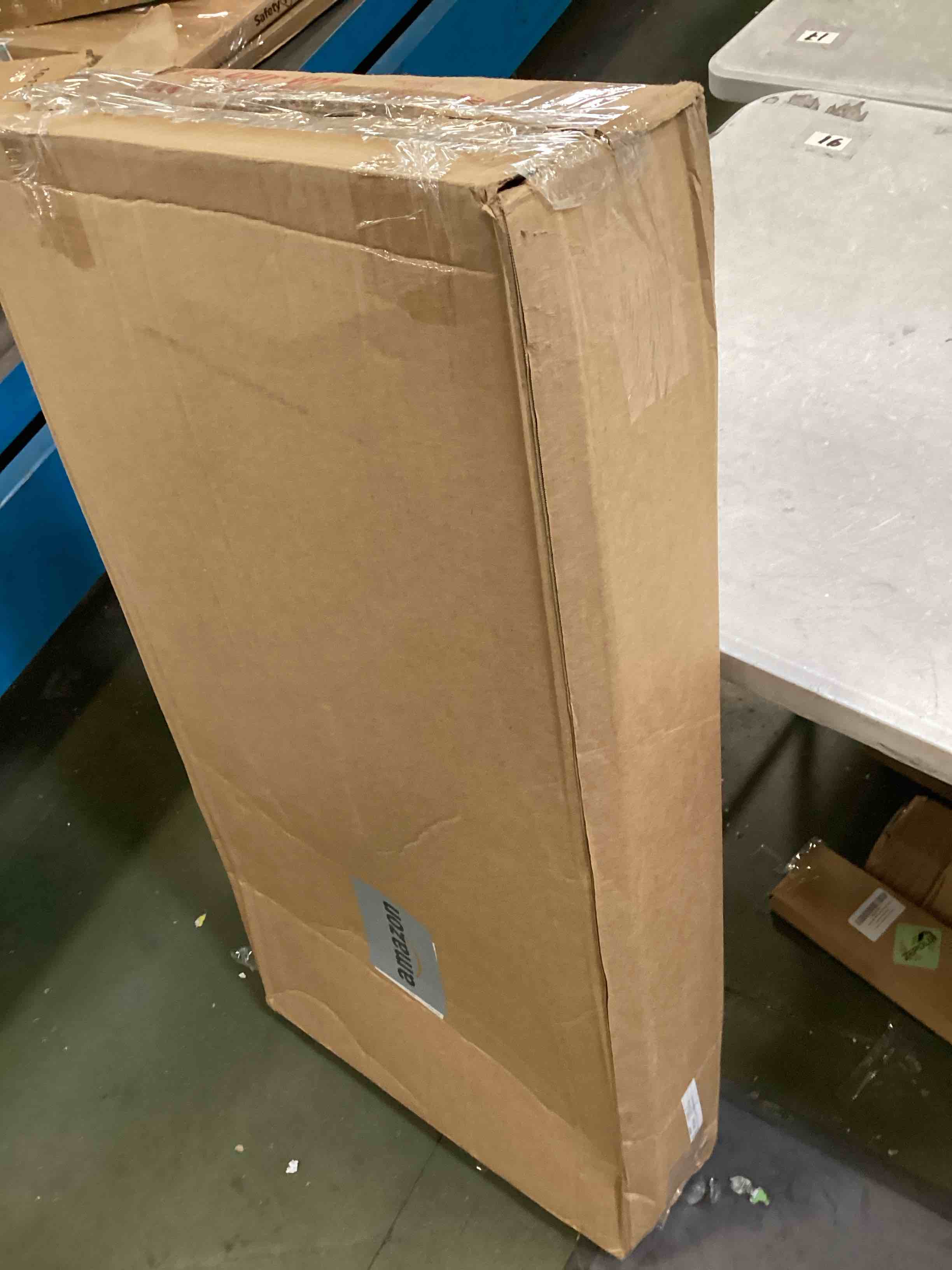 https://s3.amazonaws.com/lotting-images-prod/bidfta/BLU6652633_1720552920077.jpeg