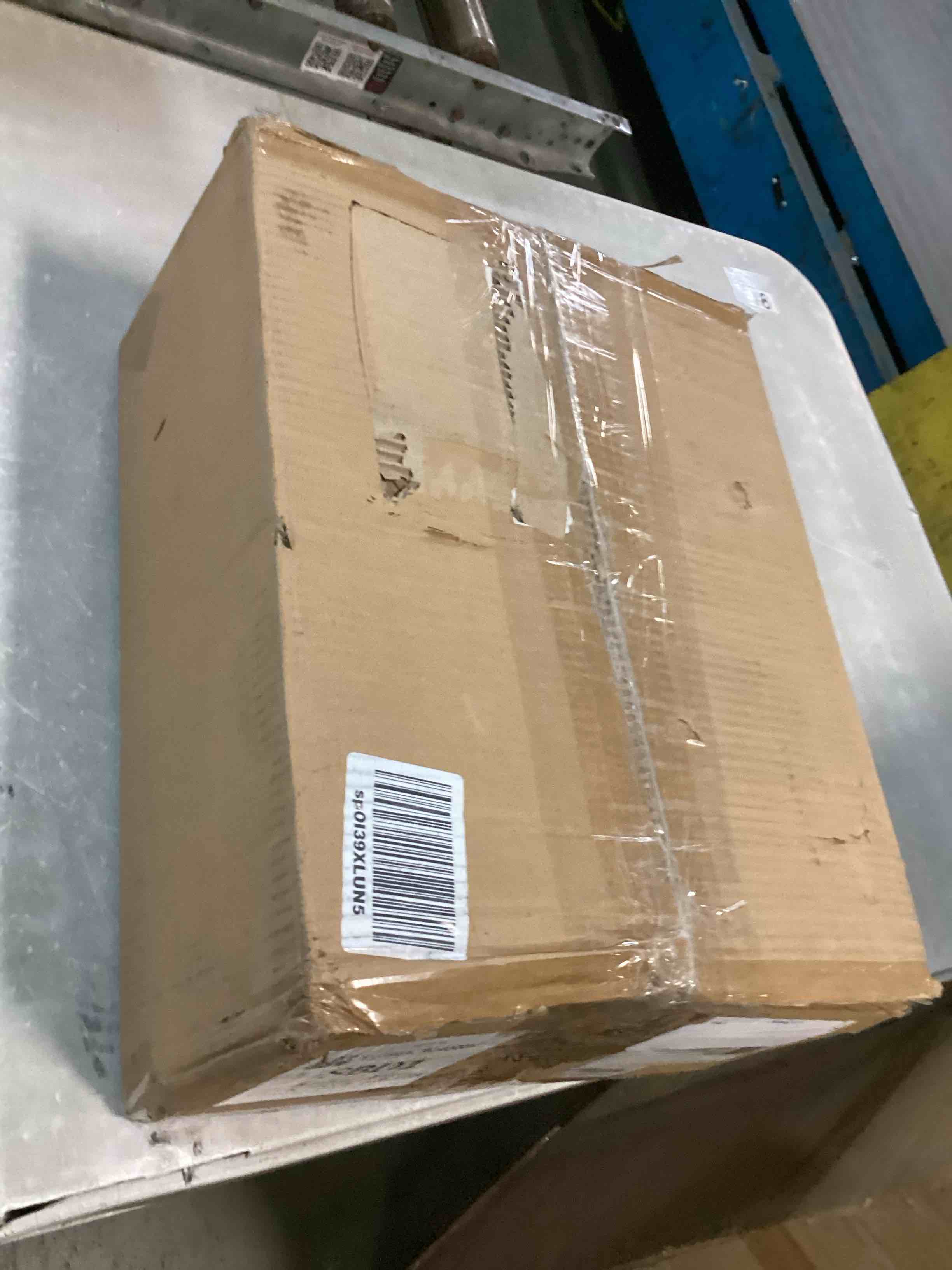 https://s3.amazonaws.com/lotting-images-prod/bidfta/BLU6652823_1720721310967.jpeg