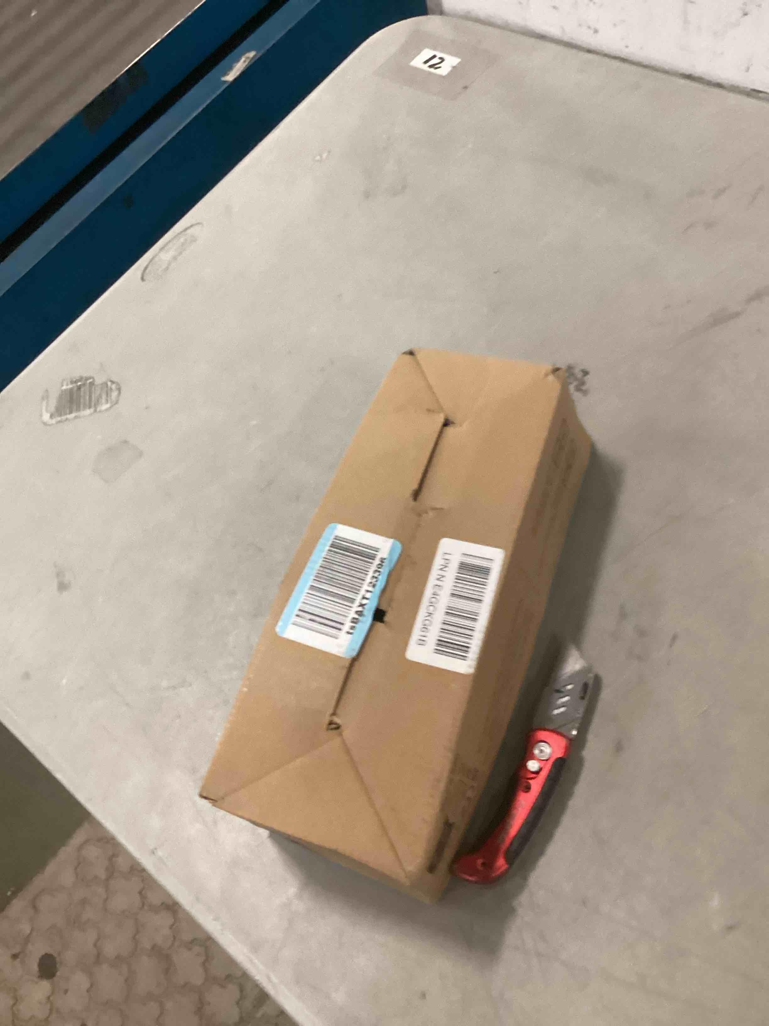 https://s3.amazonaws.com/lotting-images-prod/bidfta/BLU6652943_1719948192974.jpeg