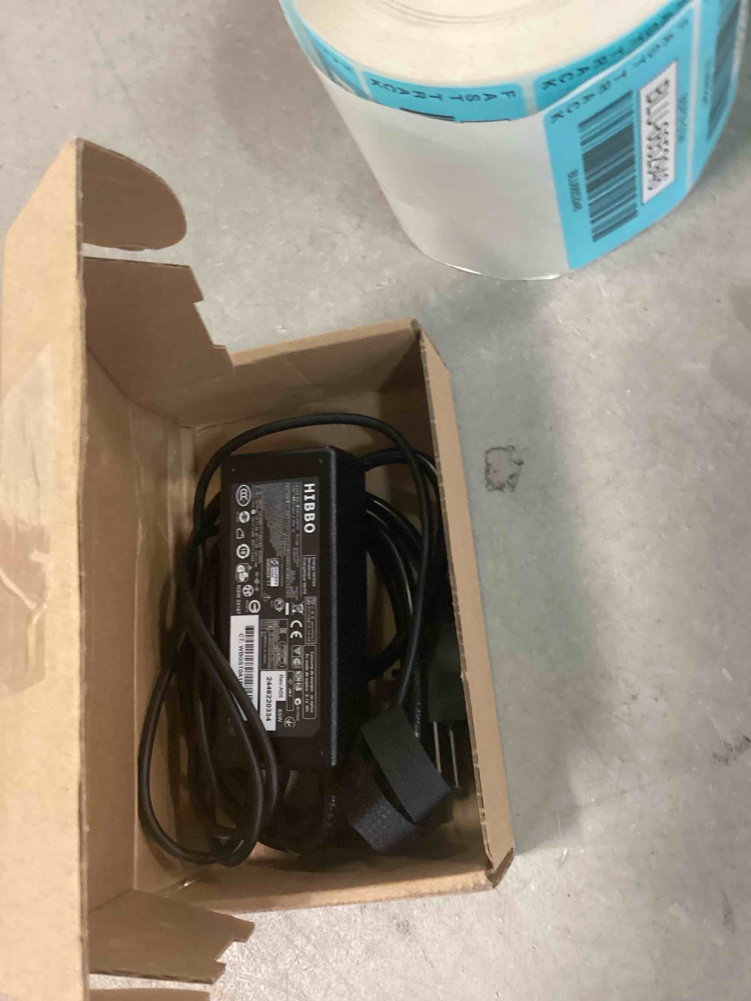 https://s3.amazonaws.com/lotting-images-prod/bidfta/BLU6652946_1719948361121.jpeg