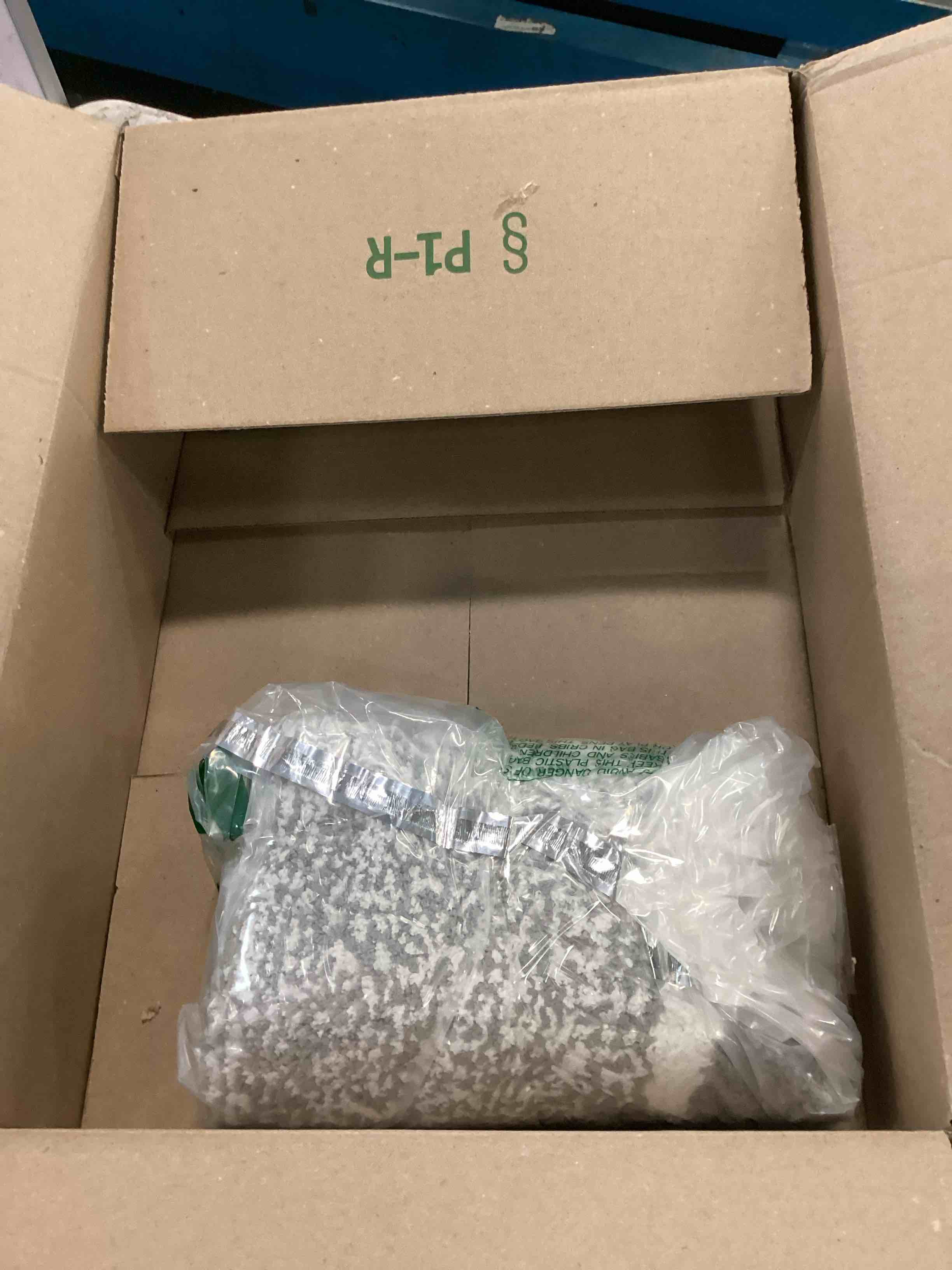 https://s3.amazonaws.com/lotting-images-prod/bidfta/BLU6653031_1720010187264.jpeg