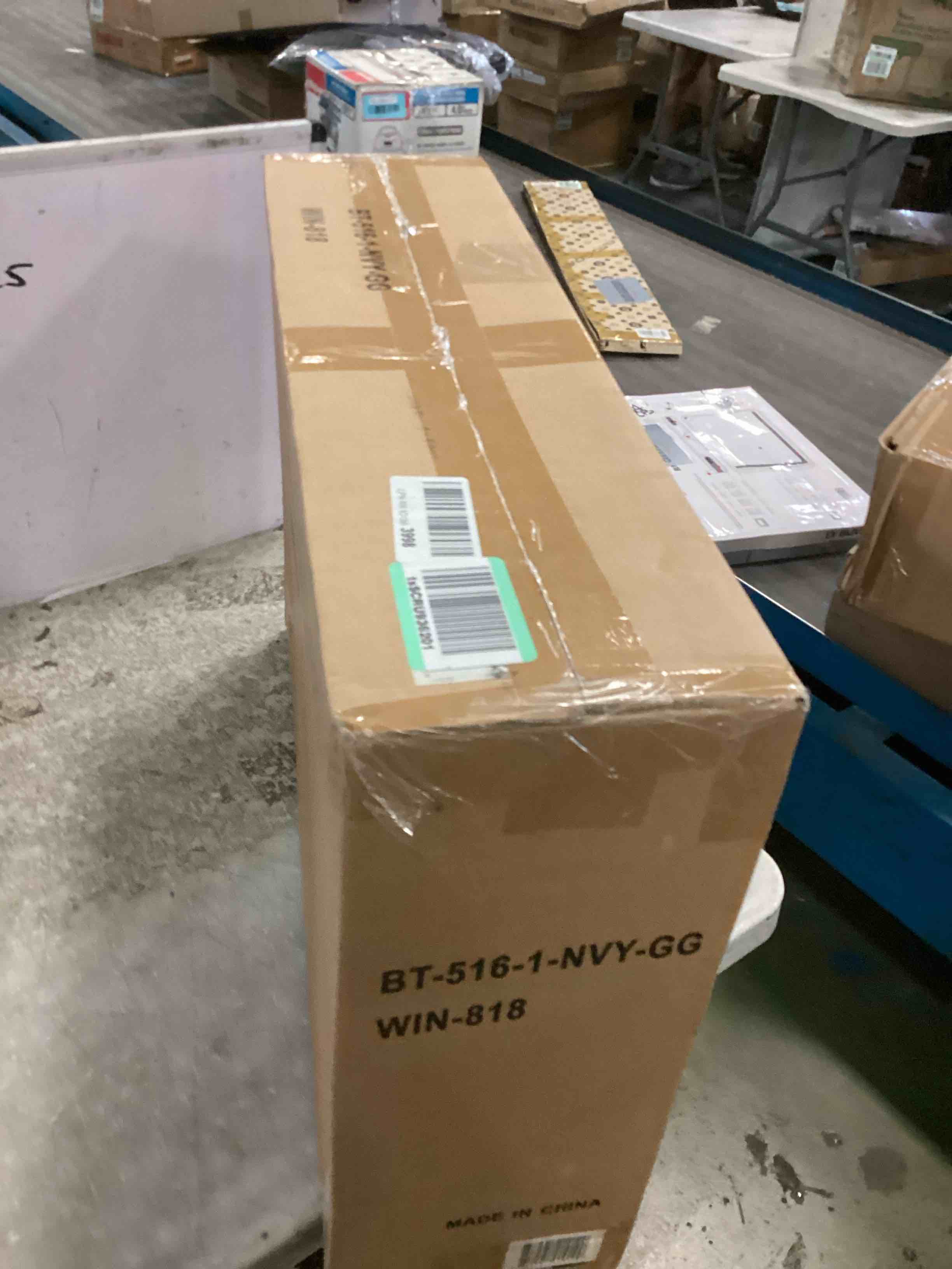 https://s3.amazonaws.com/lotting-images-prod/bidfta/BLU6653160_1720029076603.jpeg