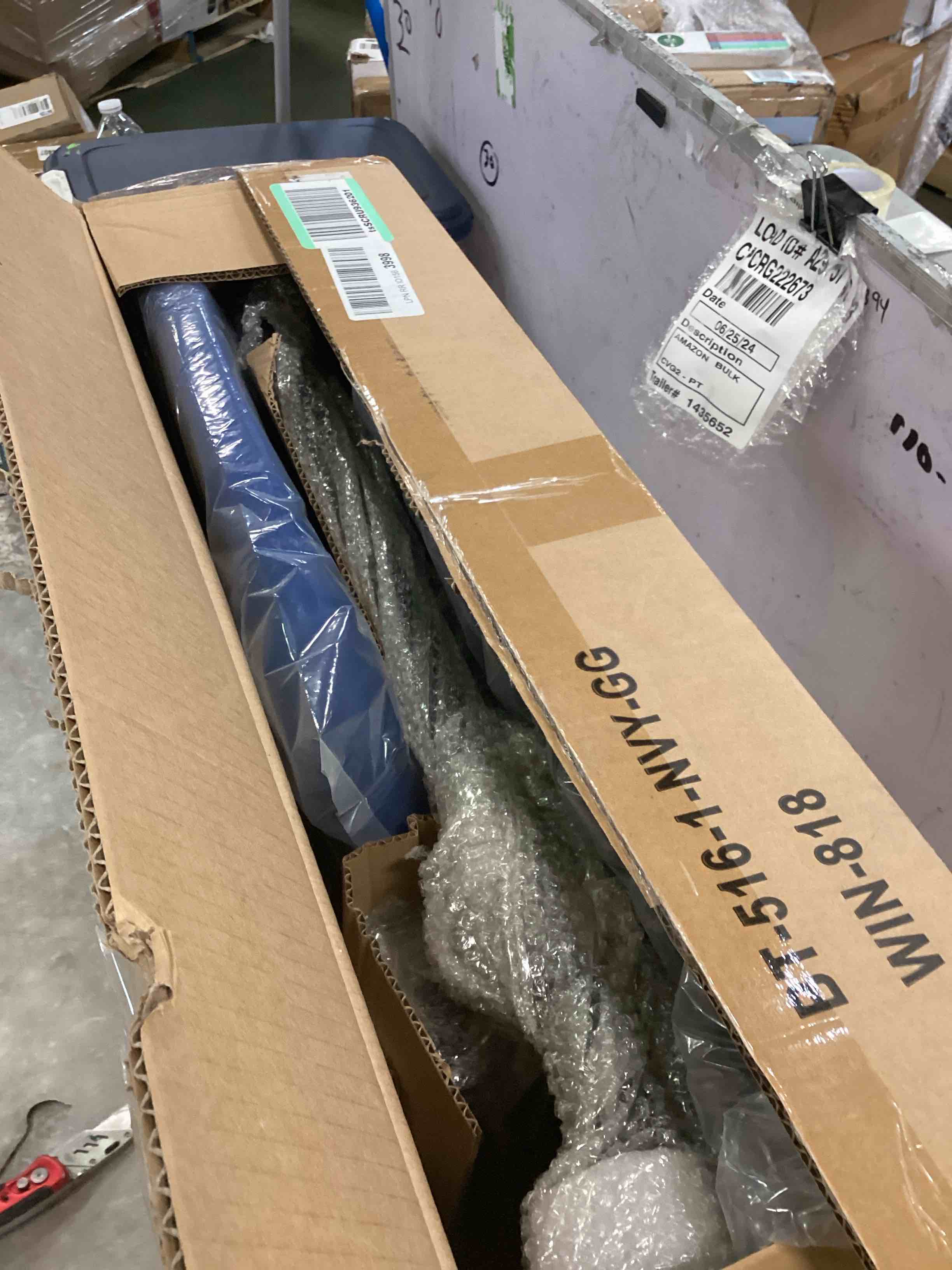 https://s3.amazonaws.com/lotting-images-prod/bidfta/BLU6653160_1720029093859.jpeg