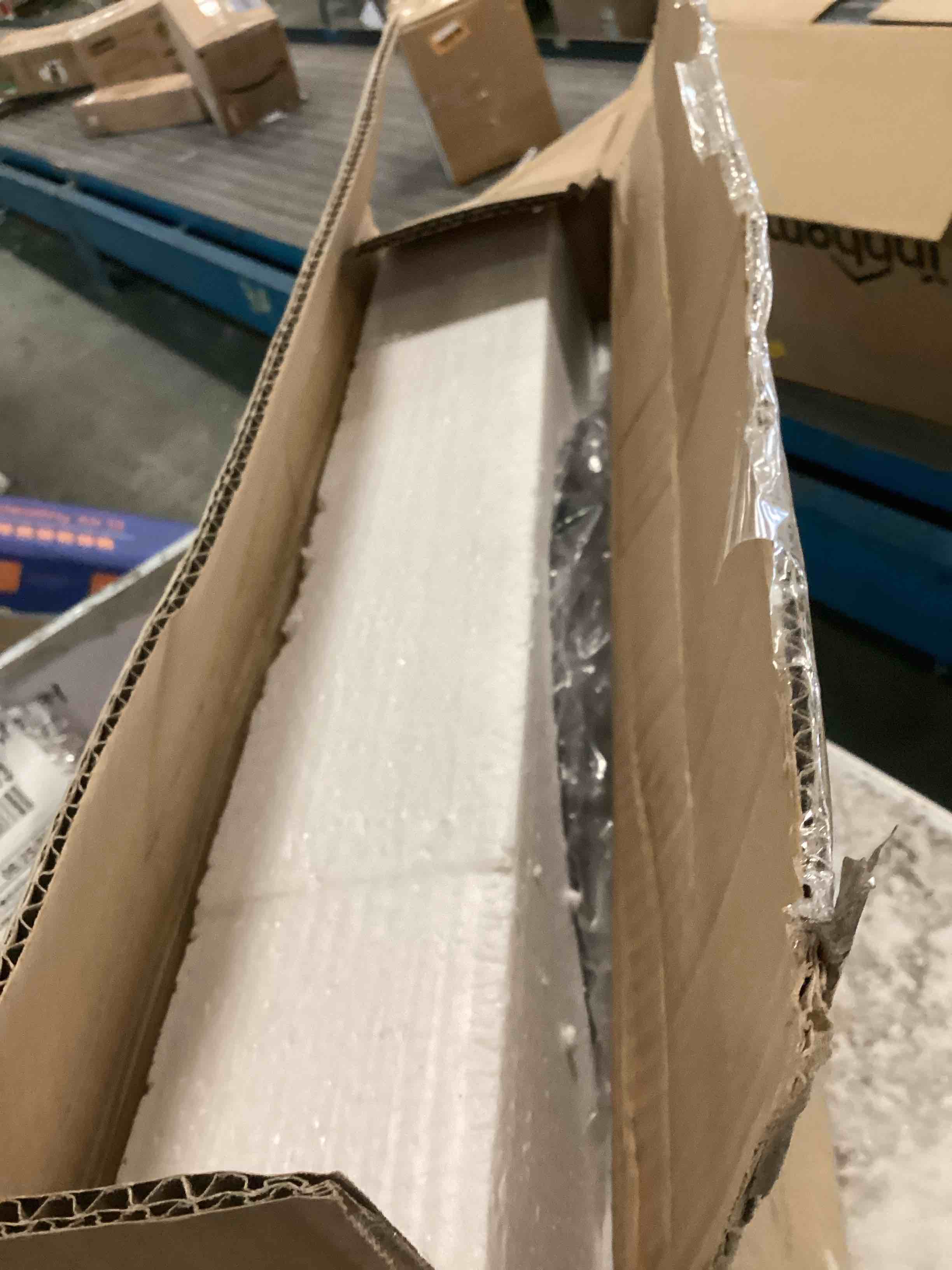 https://s3.amazonaws.com/lotting-images-prod/bidfta/BLU6653161_1720029188608.jpeg