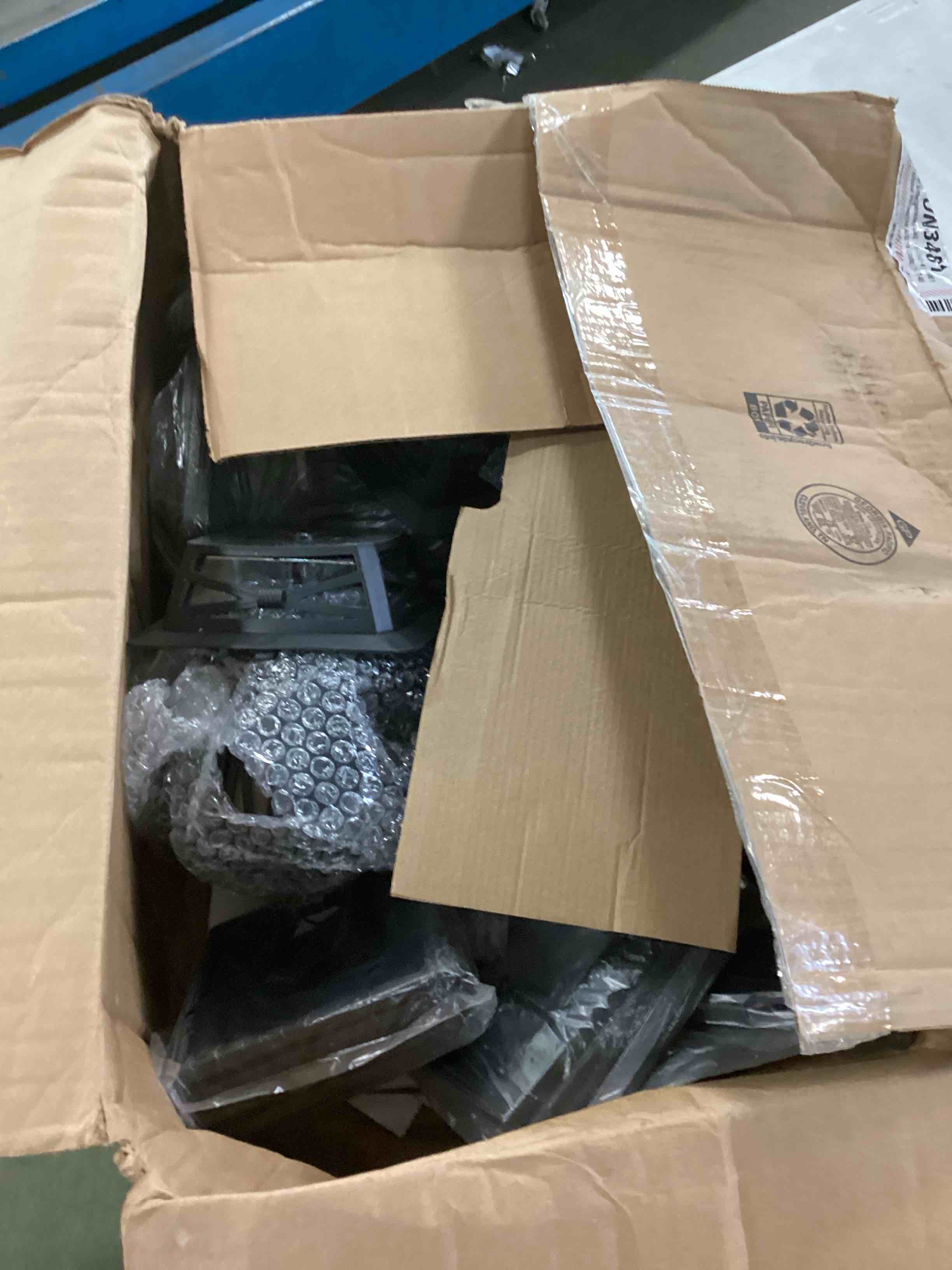 https://s3.amazonaws.com/lotting-images-prod/bidfta/BLU6653264_1720184299950.jpeg