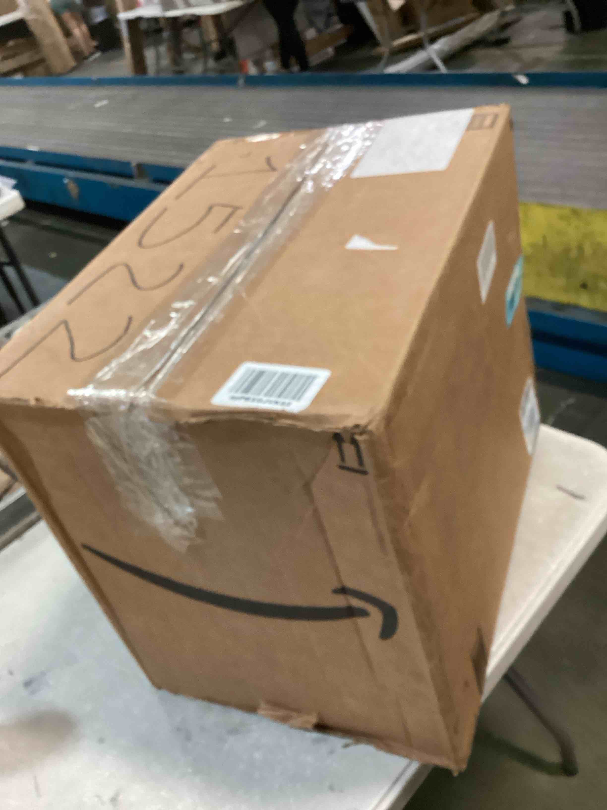 https://s3.amazonaws.com/lotting-images-prod/bidfta/BLU6653471_1720441593953.jpeg