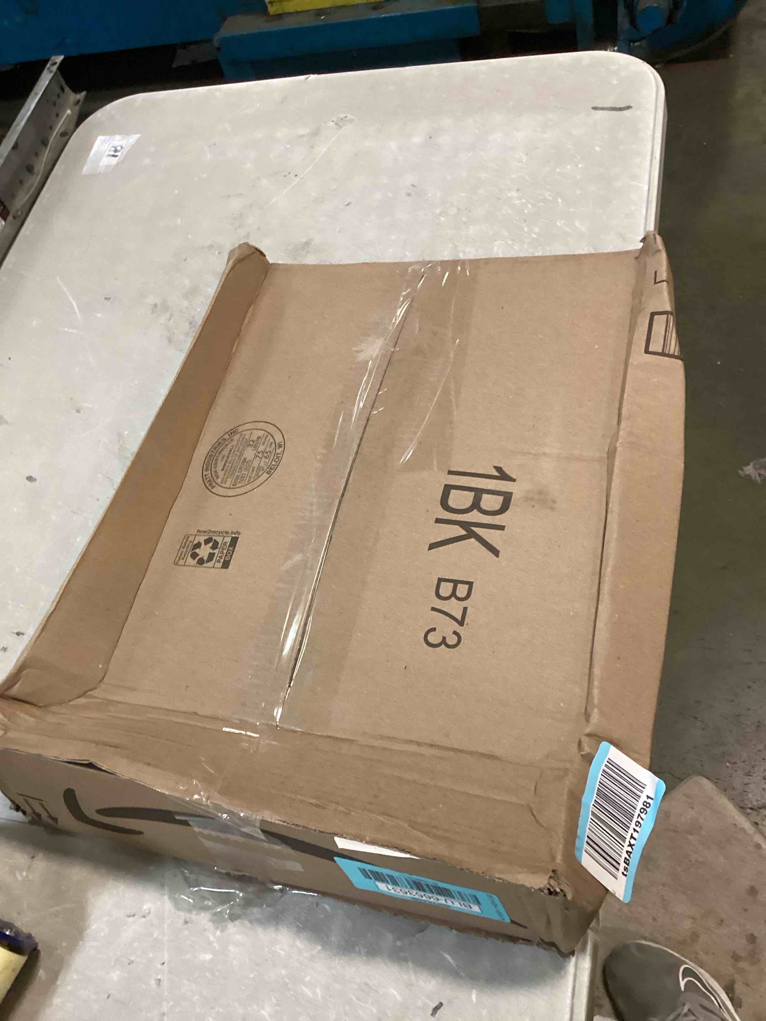 https://s3.amazonaws.com/lotting-images-prod/bidfta/BLU6653531_1720449643795.jpeg