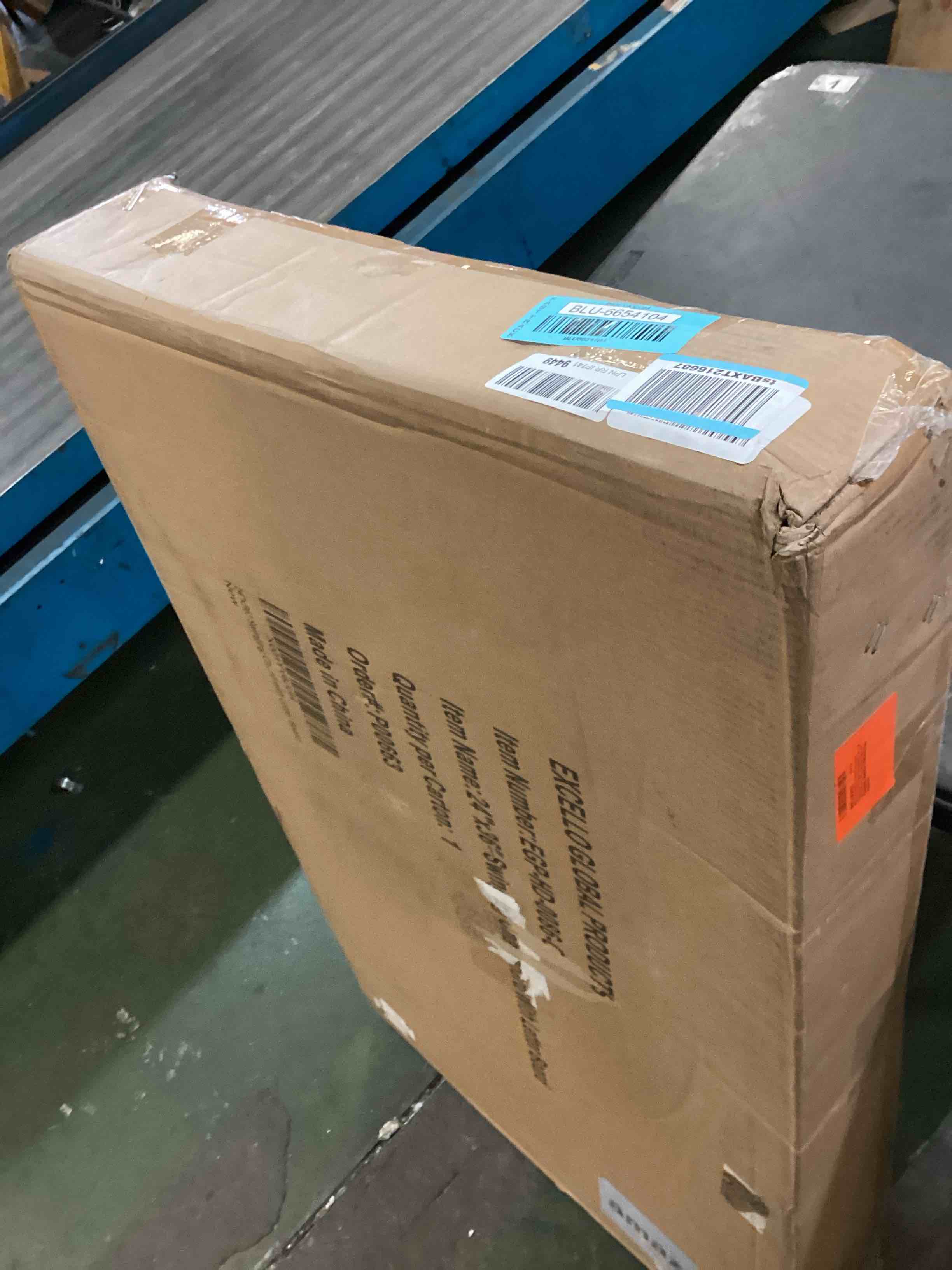 https://s3.amazonaws.com/lotting-images-prod/bidfta/BLU6654104_1720554632239.jpeg