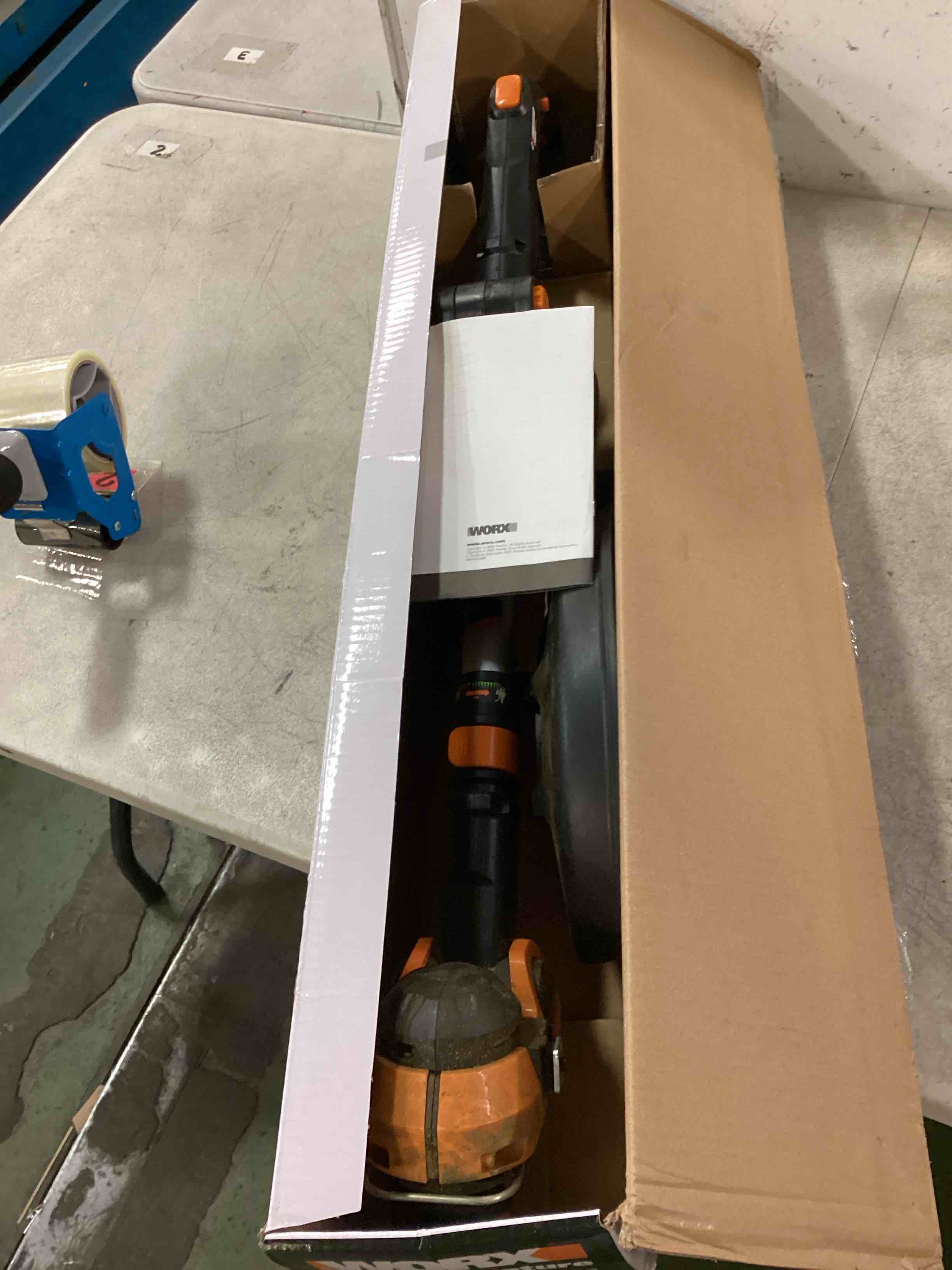 https://s3.amazonaws.com/lotting-images-prod/bidfta/BLU6654147_1720616526158.jpeg