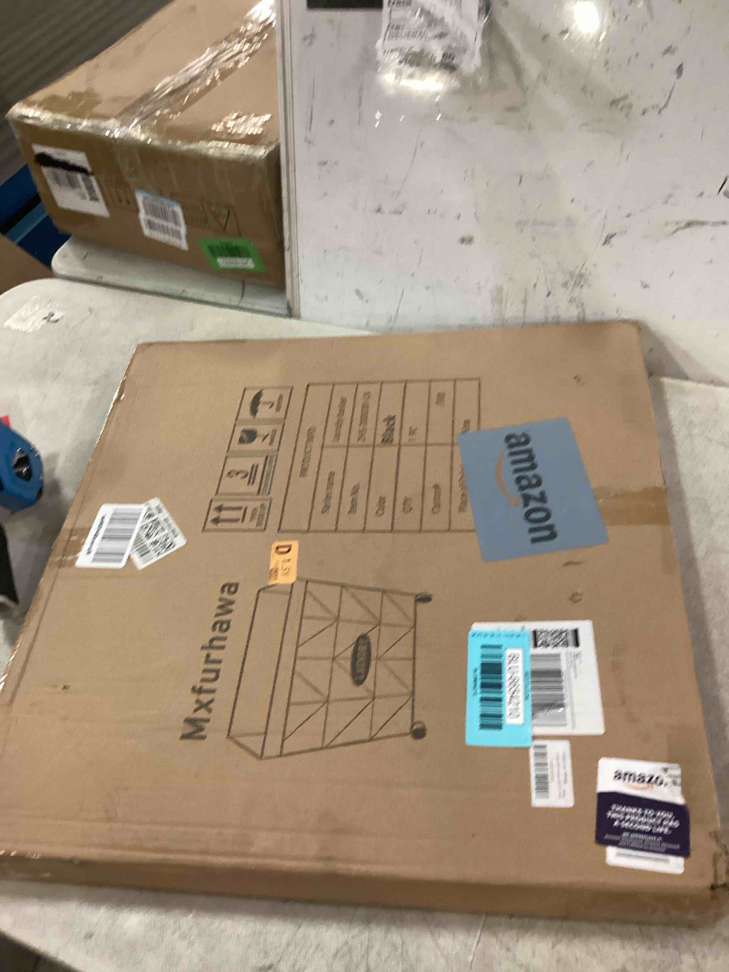 https://s3.amazonaws.com/lotting-images-prod/bidfta/BLU6654210_1720626337736.jpeg
