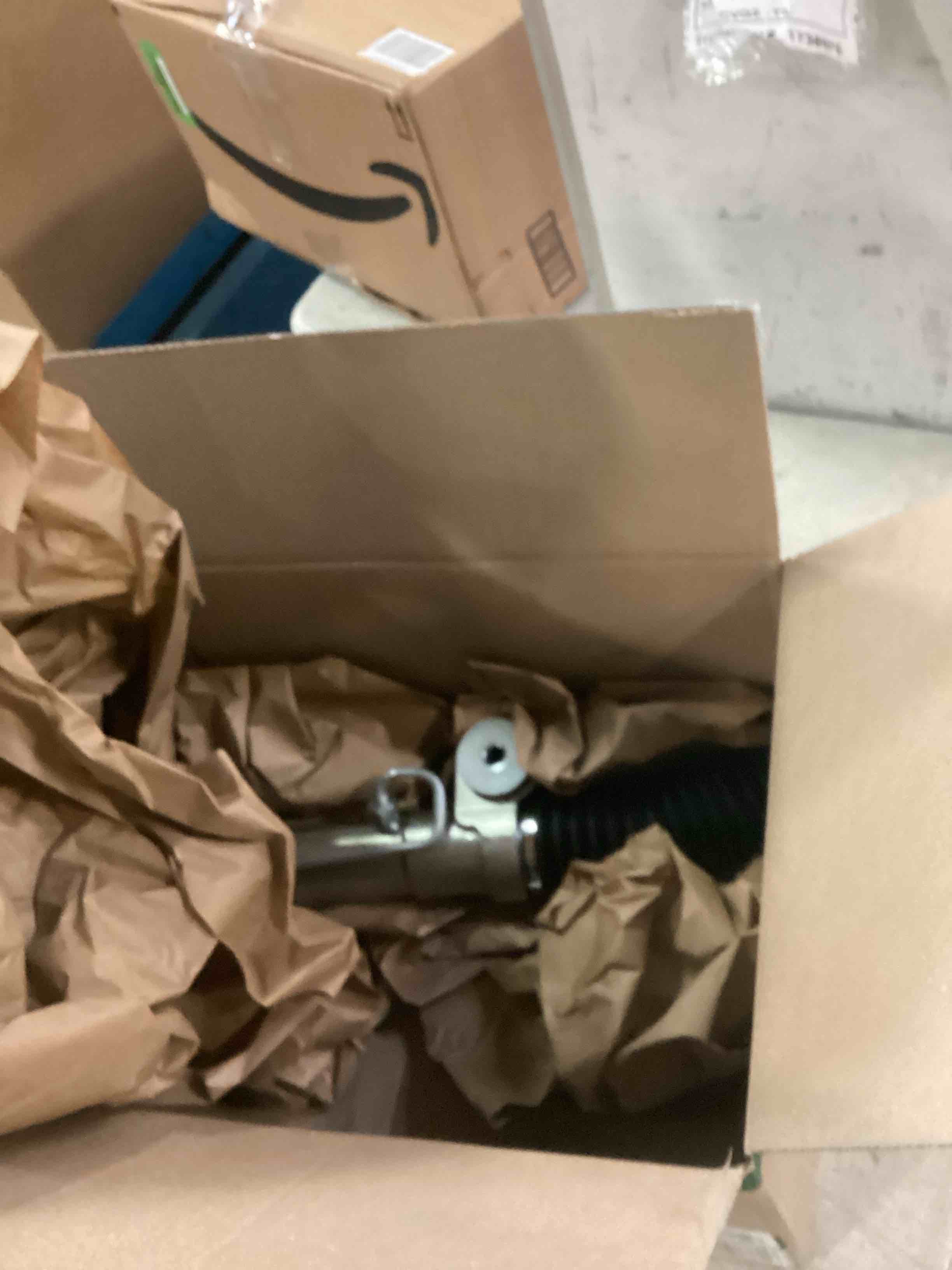 https://s3.amazonaws.com/lotting-images-prod/bidfta/BLU6654238_1720629062885.jpeg