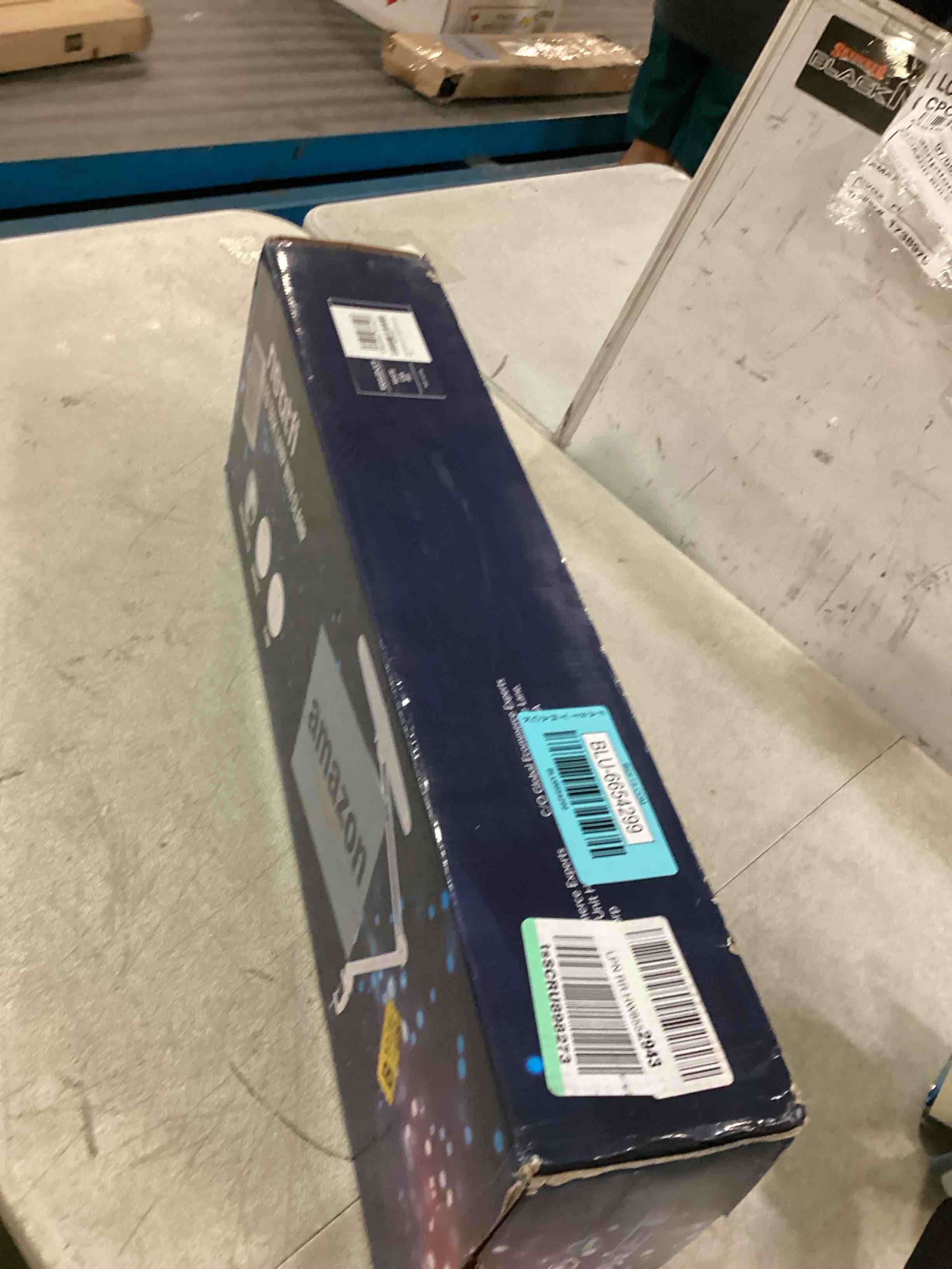 https://s3.amazonaws.com/lotting-images-prod/bidfta/BLU6654299_1720641141571.jpeg