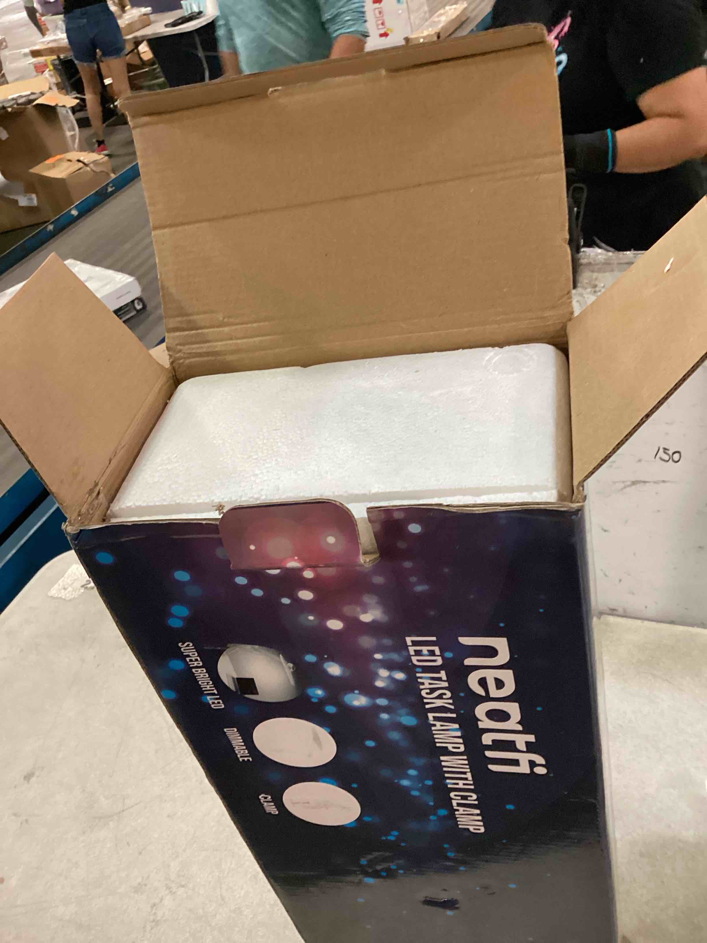 https://s3.amazonaws.com/lotting-images-prod/bidfta/BLU6654299_1720641164142.jpeg