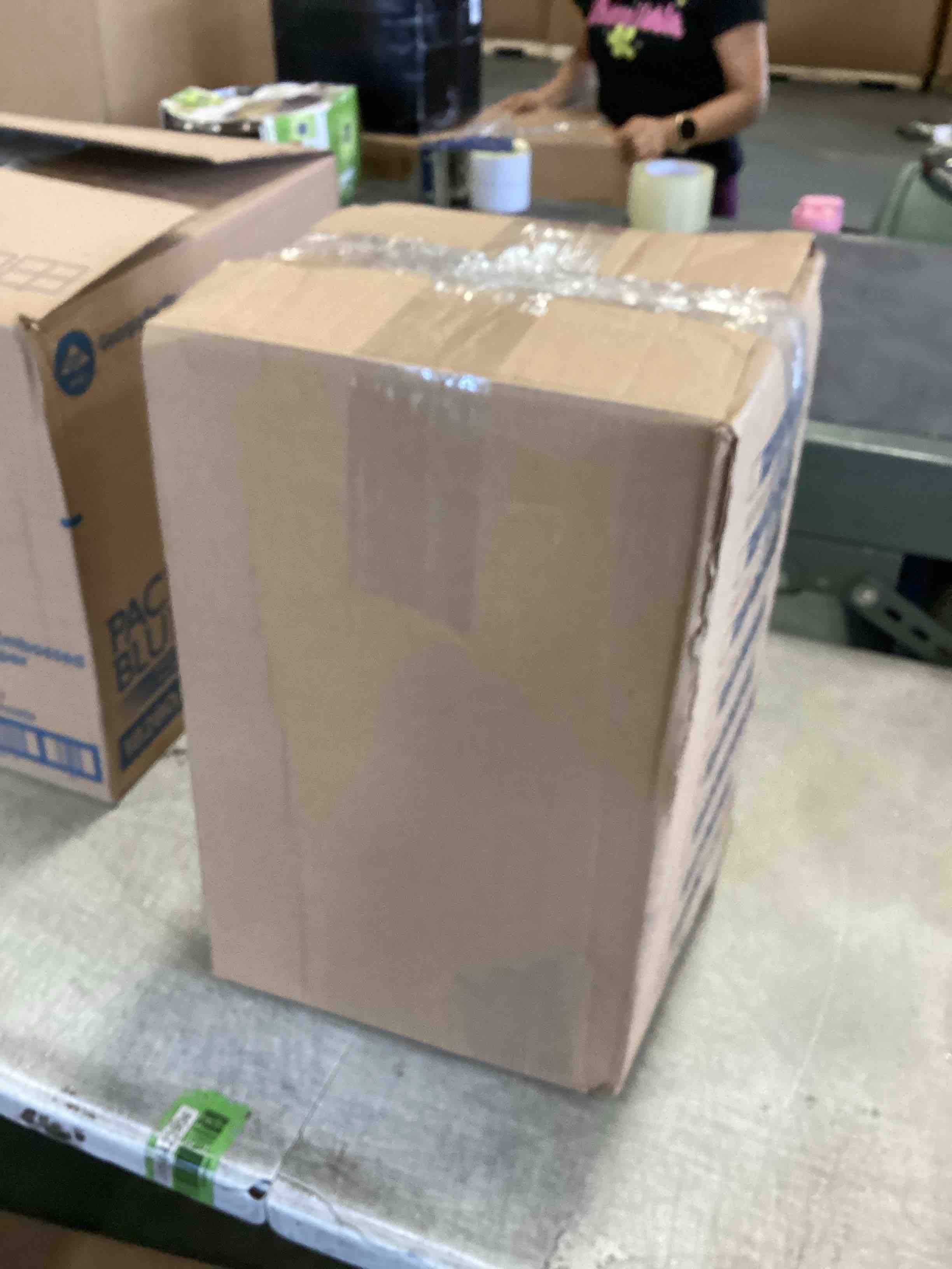 https://s3.amazonaws.com/lotting-images-prod/bidfta/BLU6654768_1719603720506.jpeg