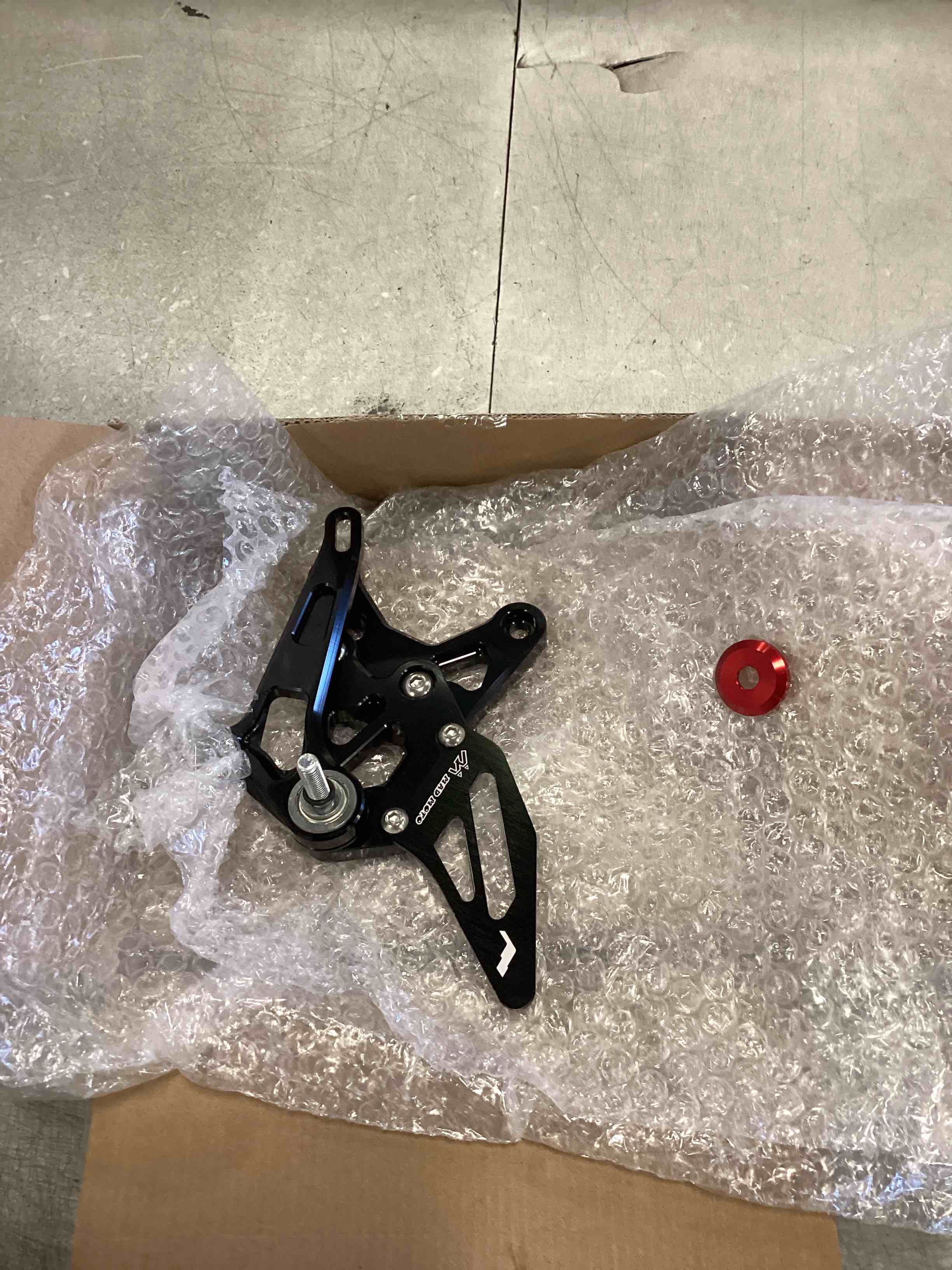 https://s3.amazonaws.com/lotting-images-prod/bidfta/BLU6655072_1719859312015.jpeg