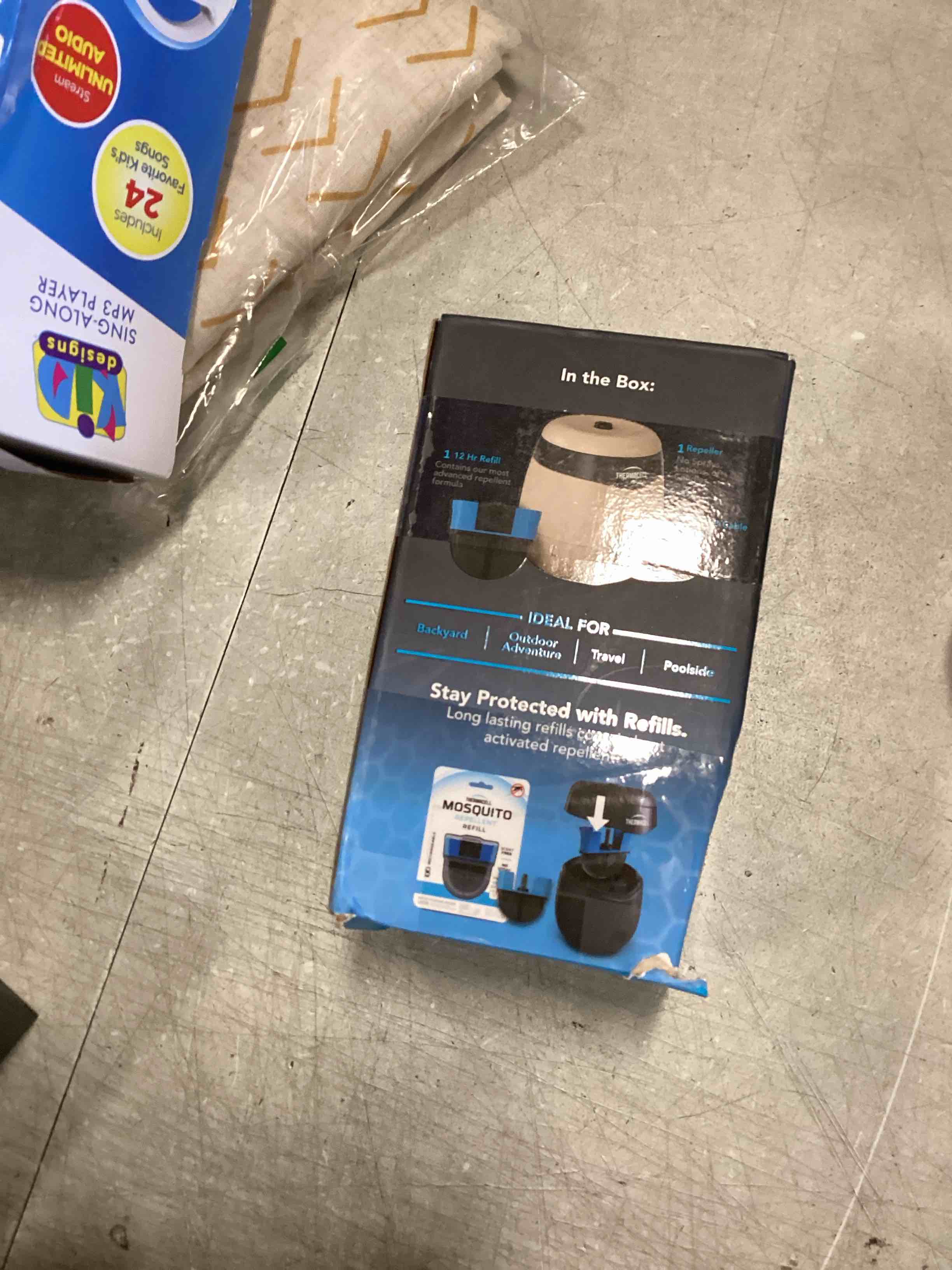 https://s3.amazonaws.com/lotting-images-prod/bidfta/BLU6655094_1719861129104.jpeg