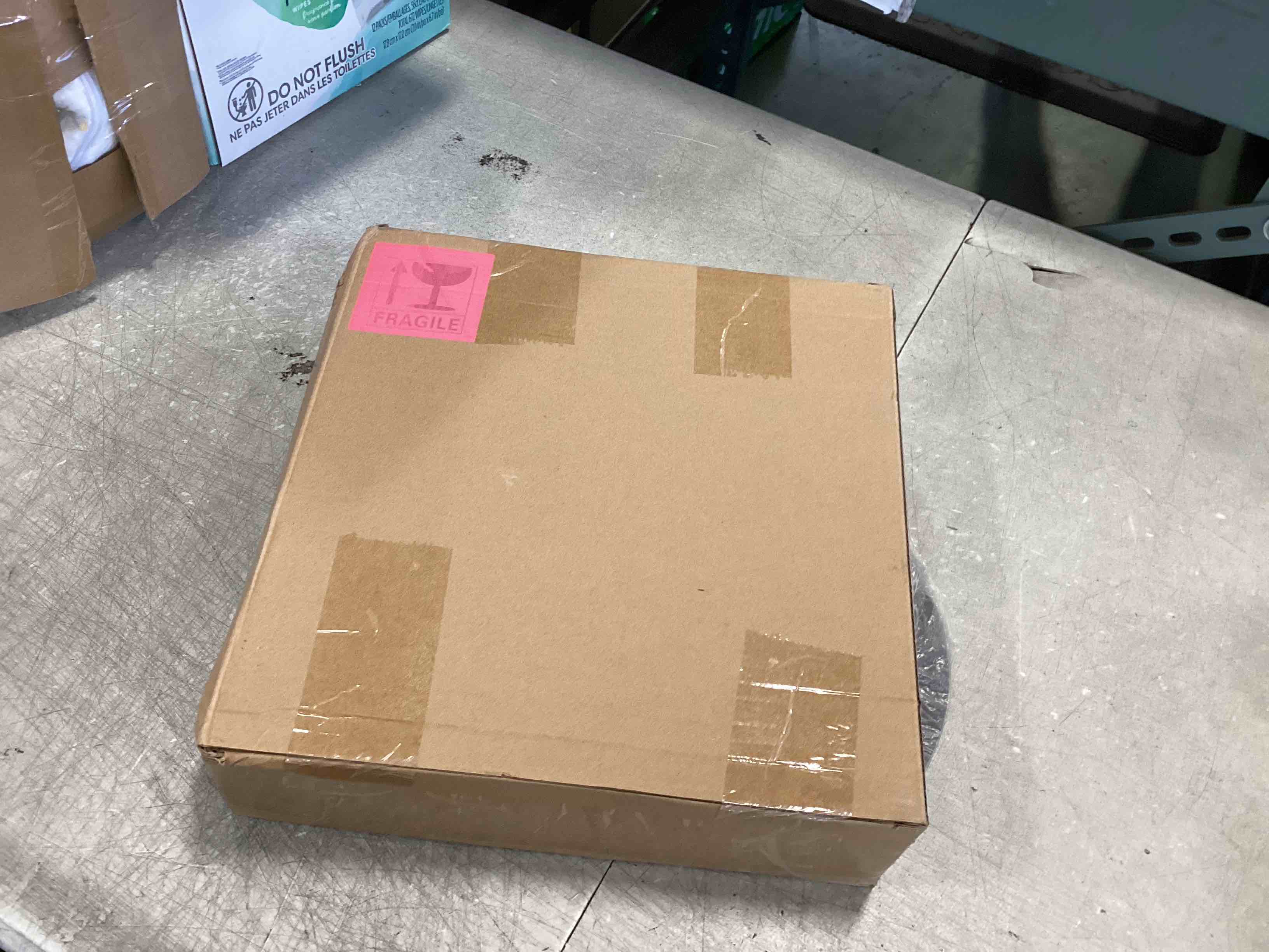 https://s3.amazonaws.com/lotting-images-prod/bidfta/BLU6655115_1719863363681.jpeg