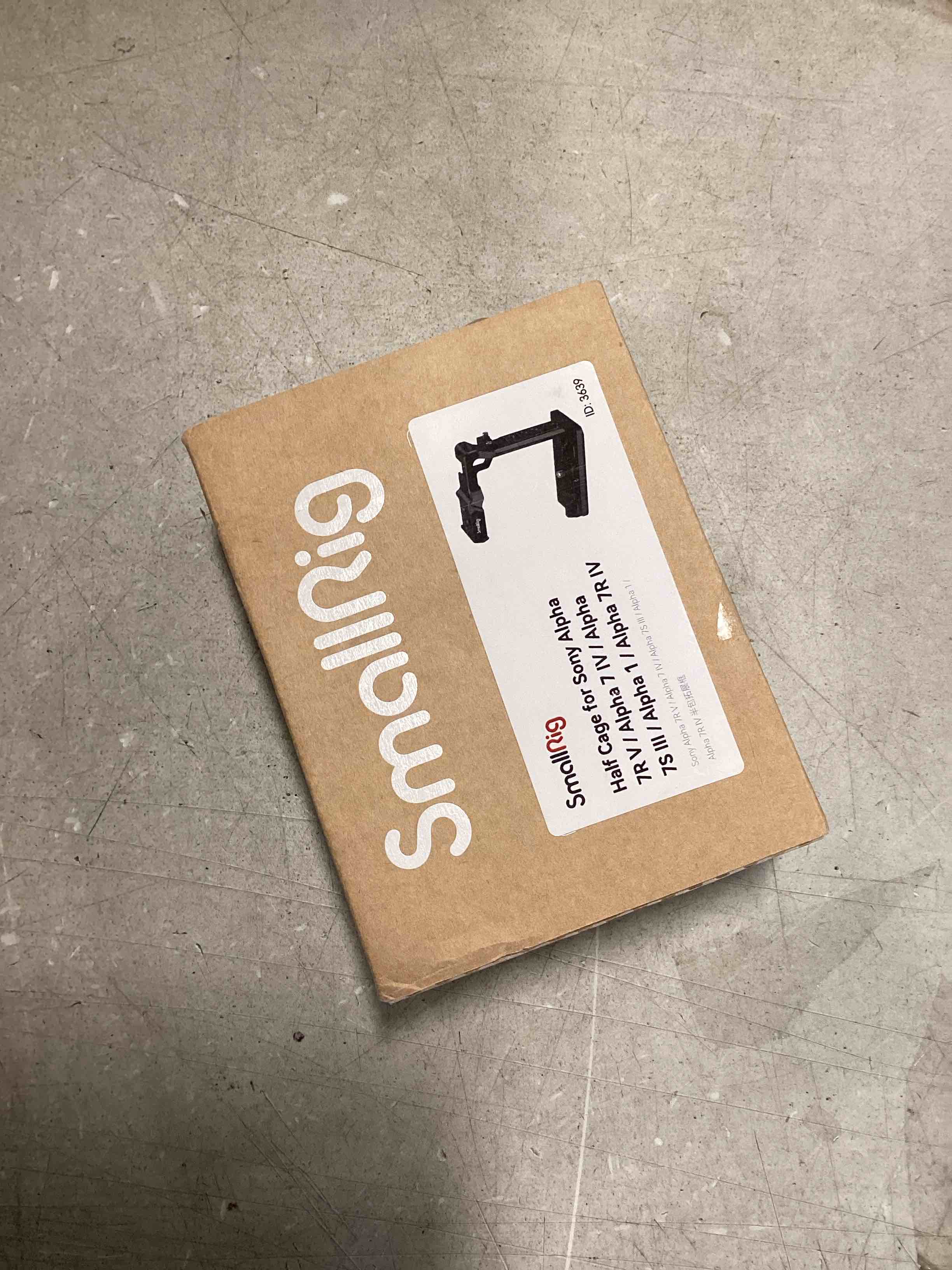https://s3.amazonaws.com/lotting-images-prod/bidfta/BLU6655199_1719924218893.jpeg