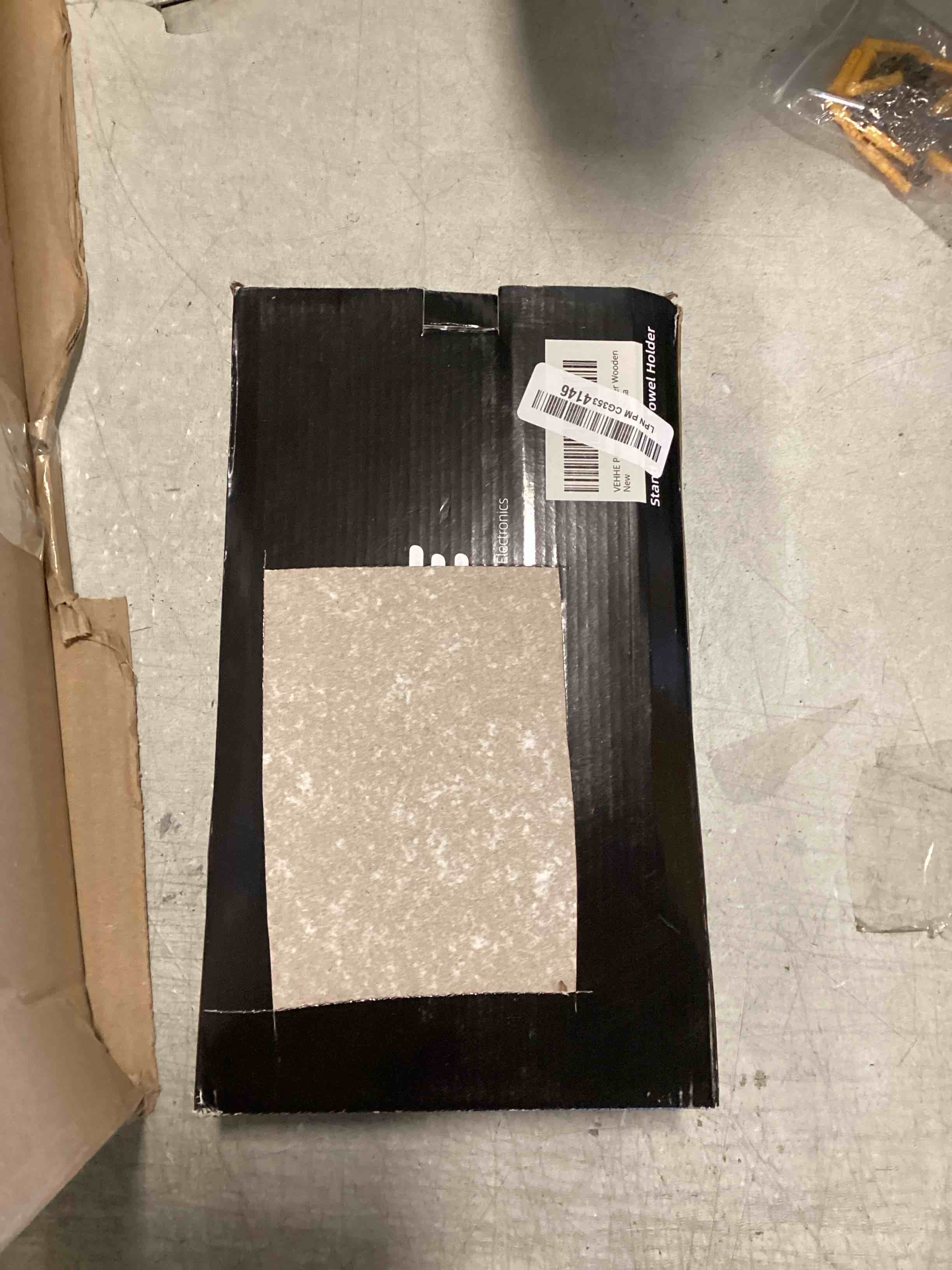https://s3.amazonaws.com/lotting-images-prod/bidfta/BLU6655317_1719934627489.jpeg