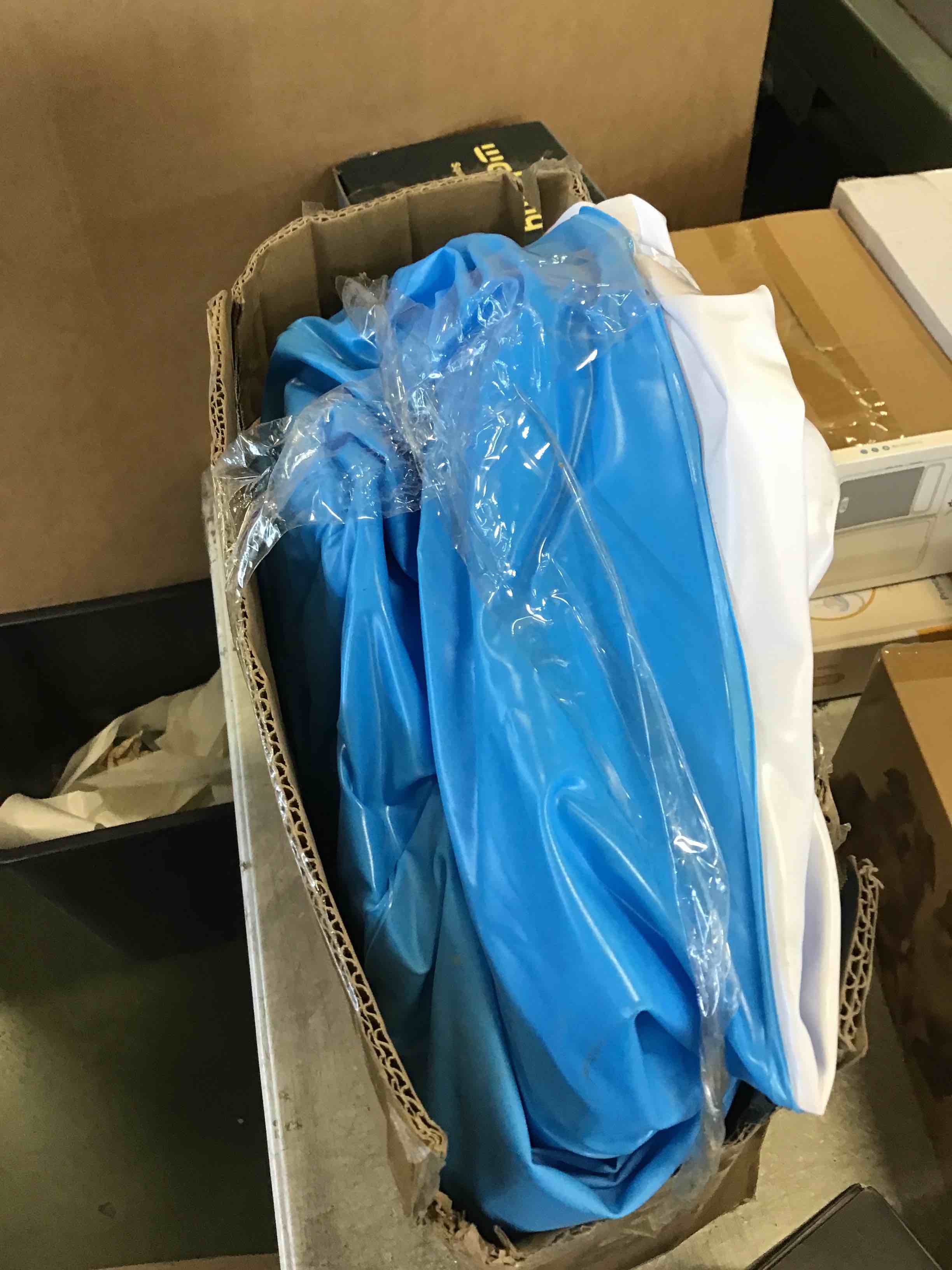 https://s3.amazonaws.com/lotting-images-prod/bidfta/BLU6655465_1719949774251.jpeg