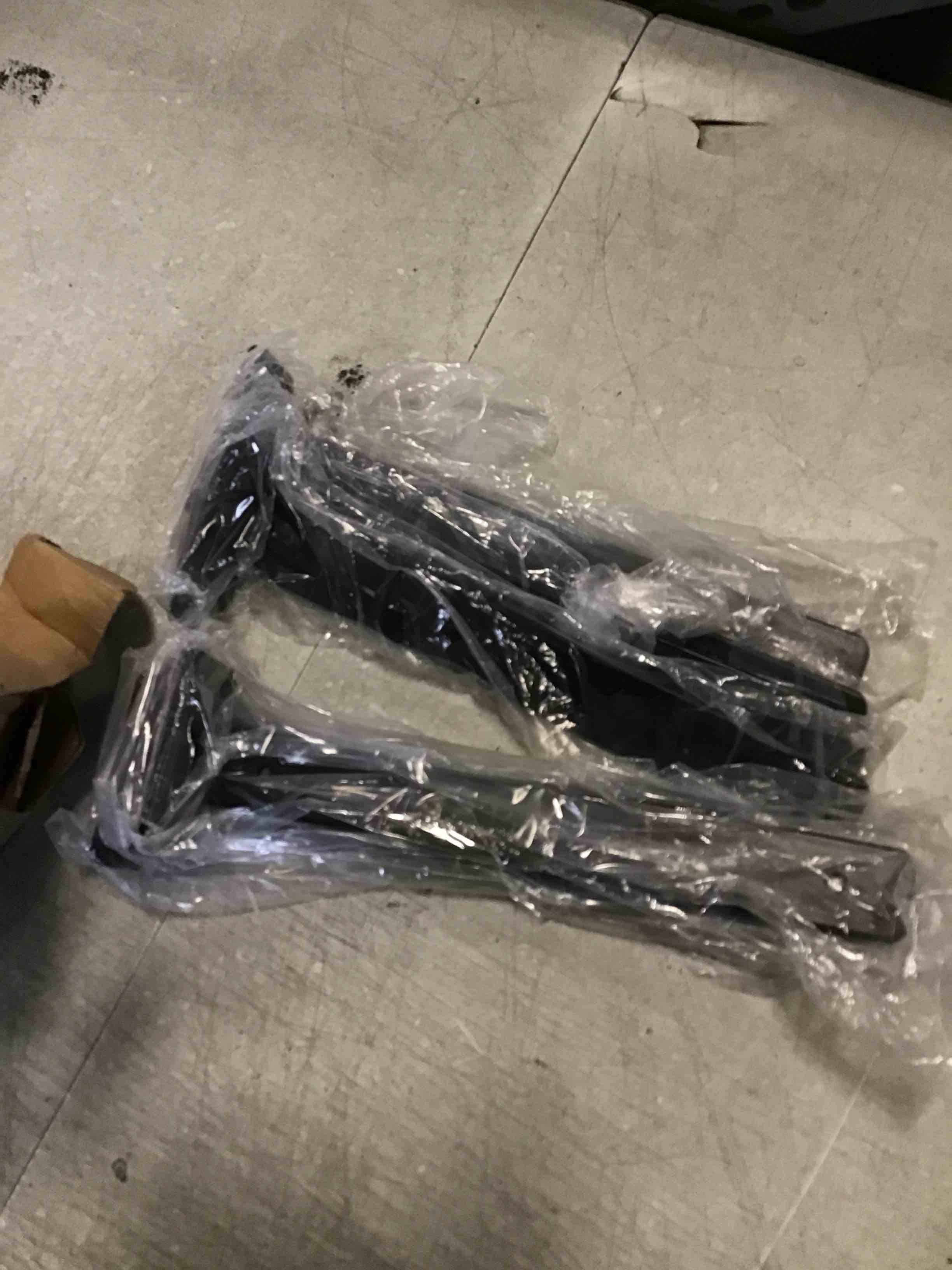 https://s3.amazonaws.com/lotting-images-prod/bidfta/BLU6655920_1720033148542.jpeg
