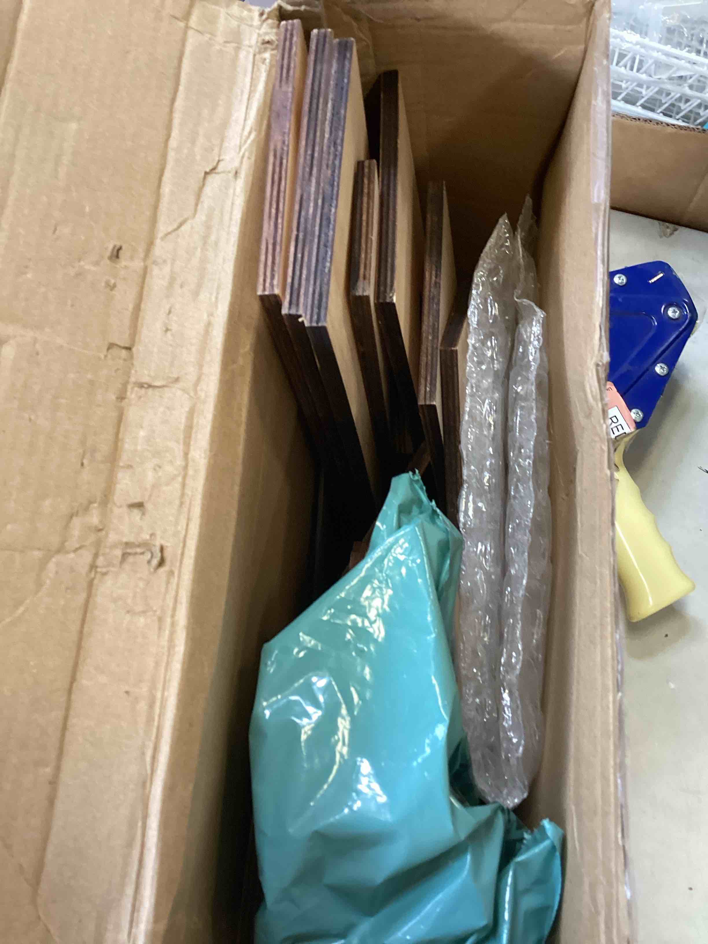 https://s3.amazonaws.com/lotting-images-prod/bidfta/BLU6657283_1720035299344.jpeg