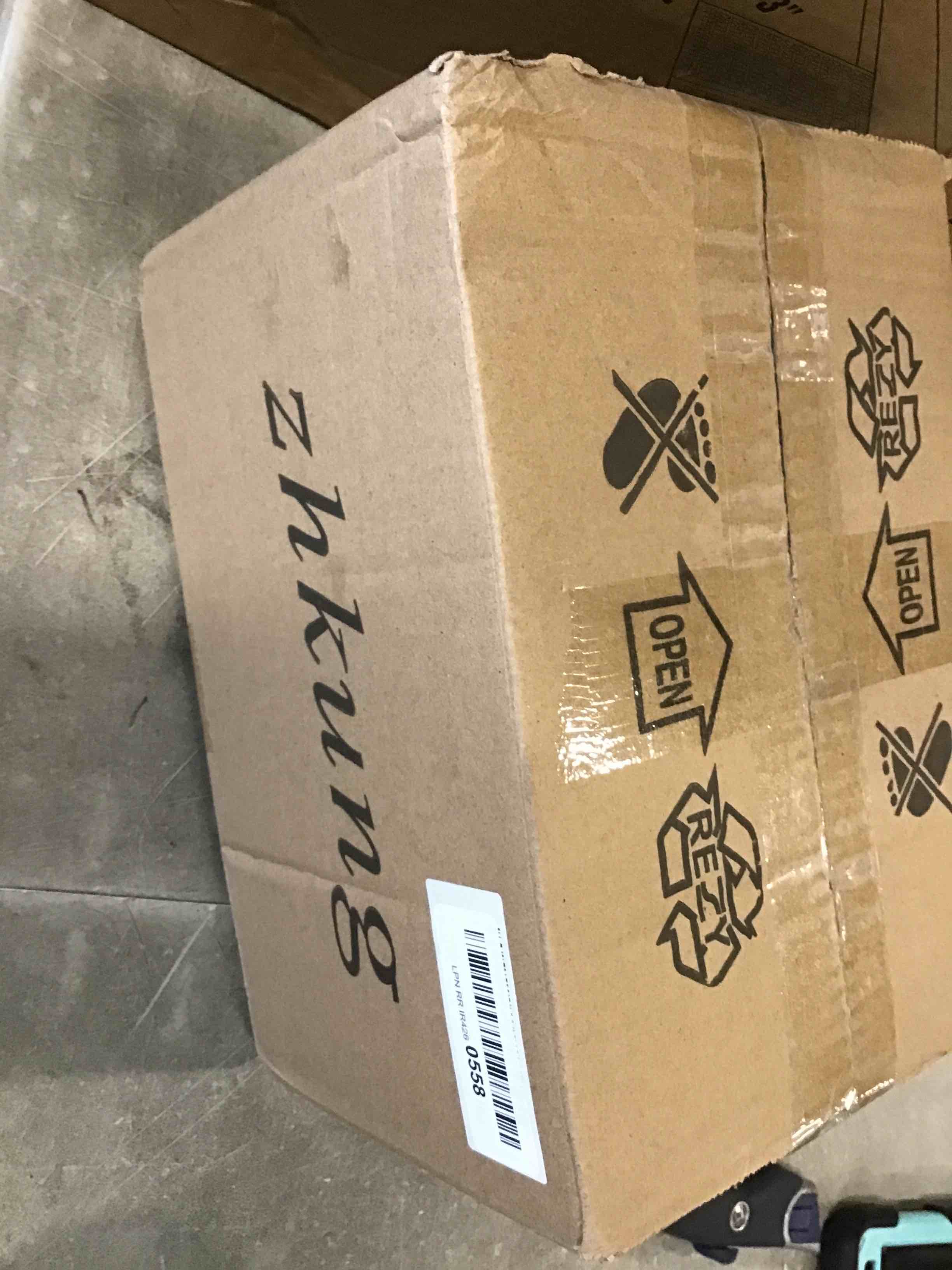 https://s3.amazonaws.com/lotting-images-prod/bidfta/BLU6658162_1719579527228.jpeg