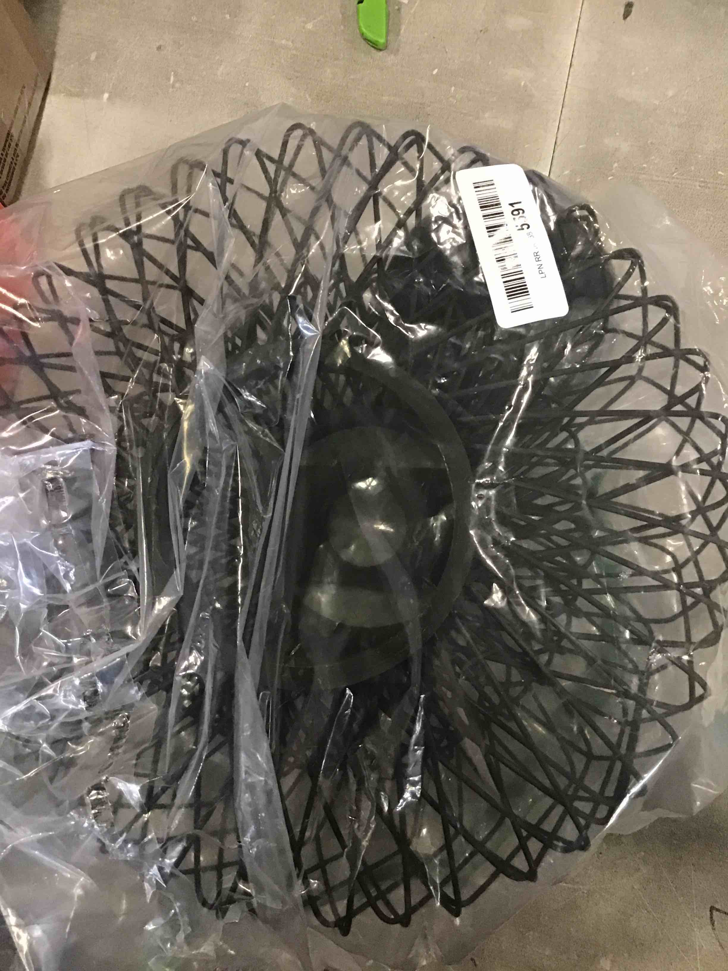 https://s3.amazonaws.com/lotting-images-prod/bidfta/BLU6658196_1719581493079.jpeg