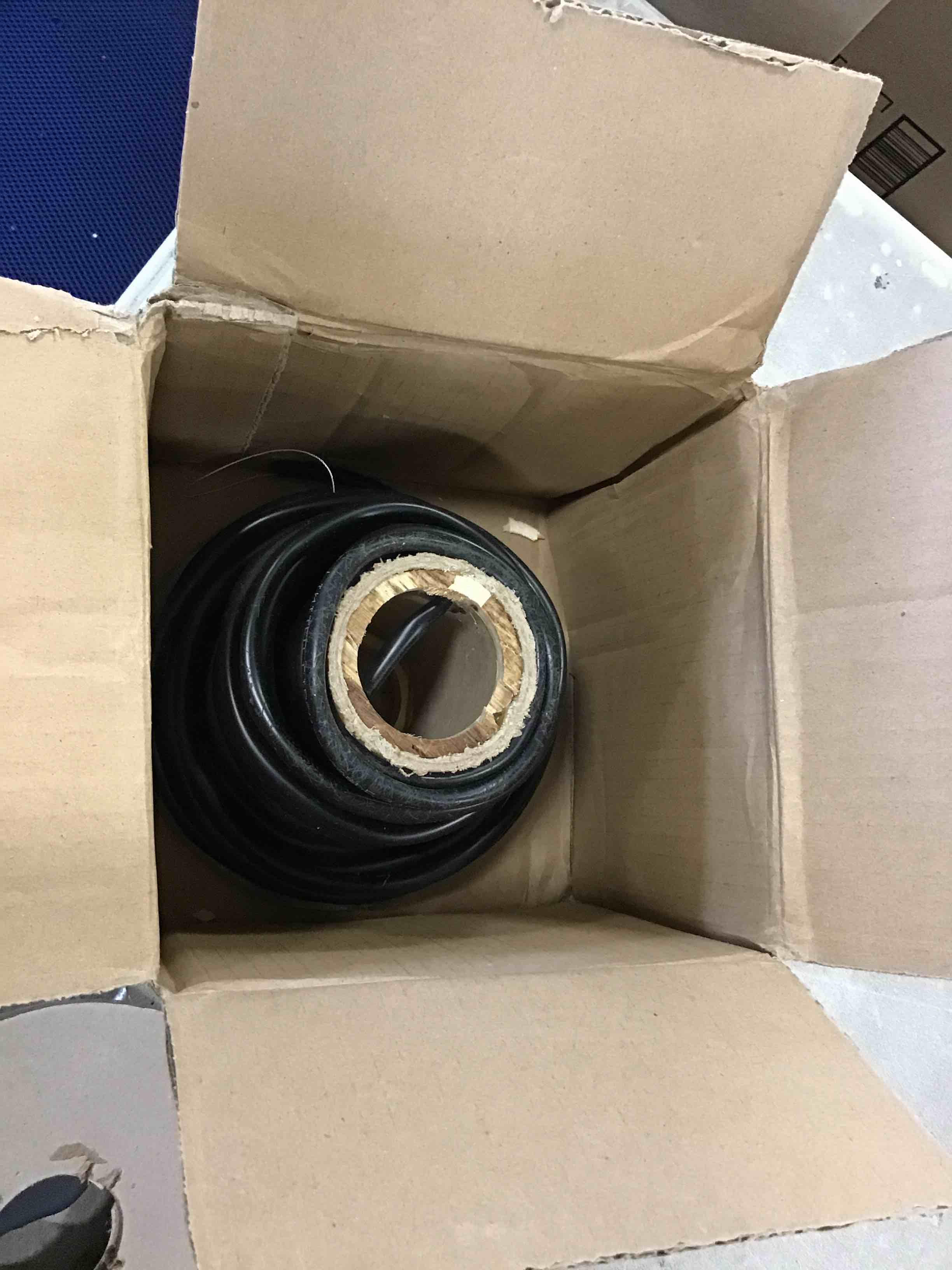 https://s3.amazonaws.com/lotting-images-prod/bidfta/BLU6658823_1719947160263.jpeg