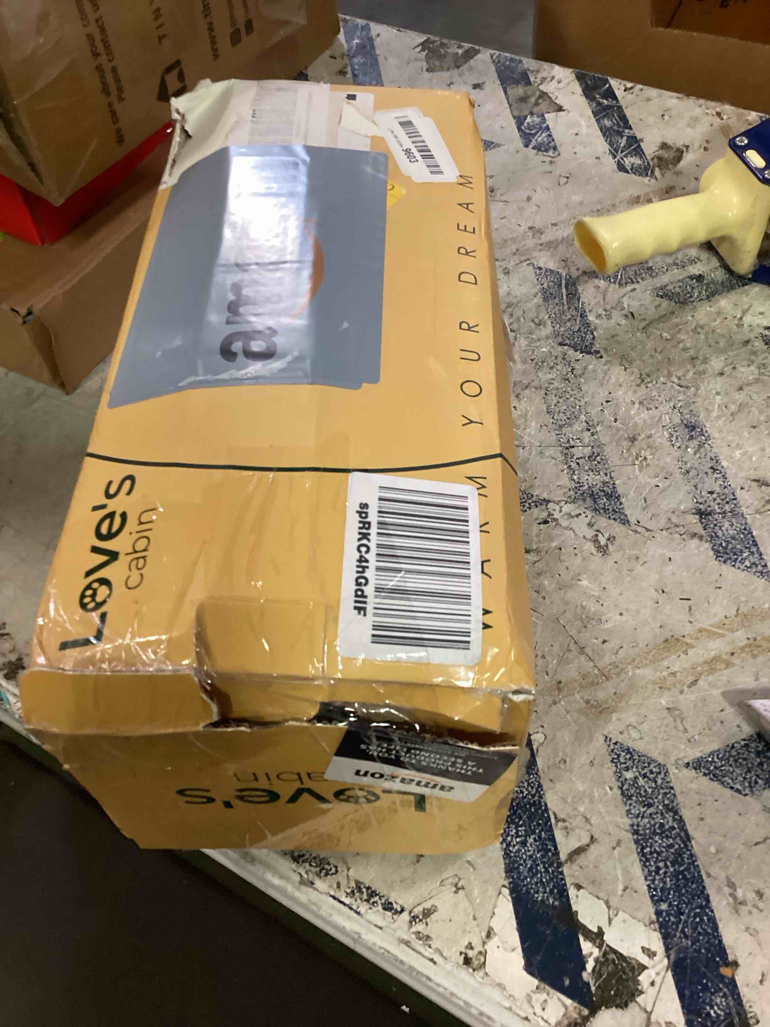 https://s3.amazonaws.com/lotting-images-prod/bidfta/BLU6658945_1720027051259.jpeg