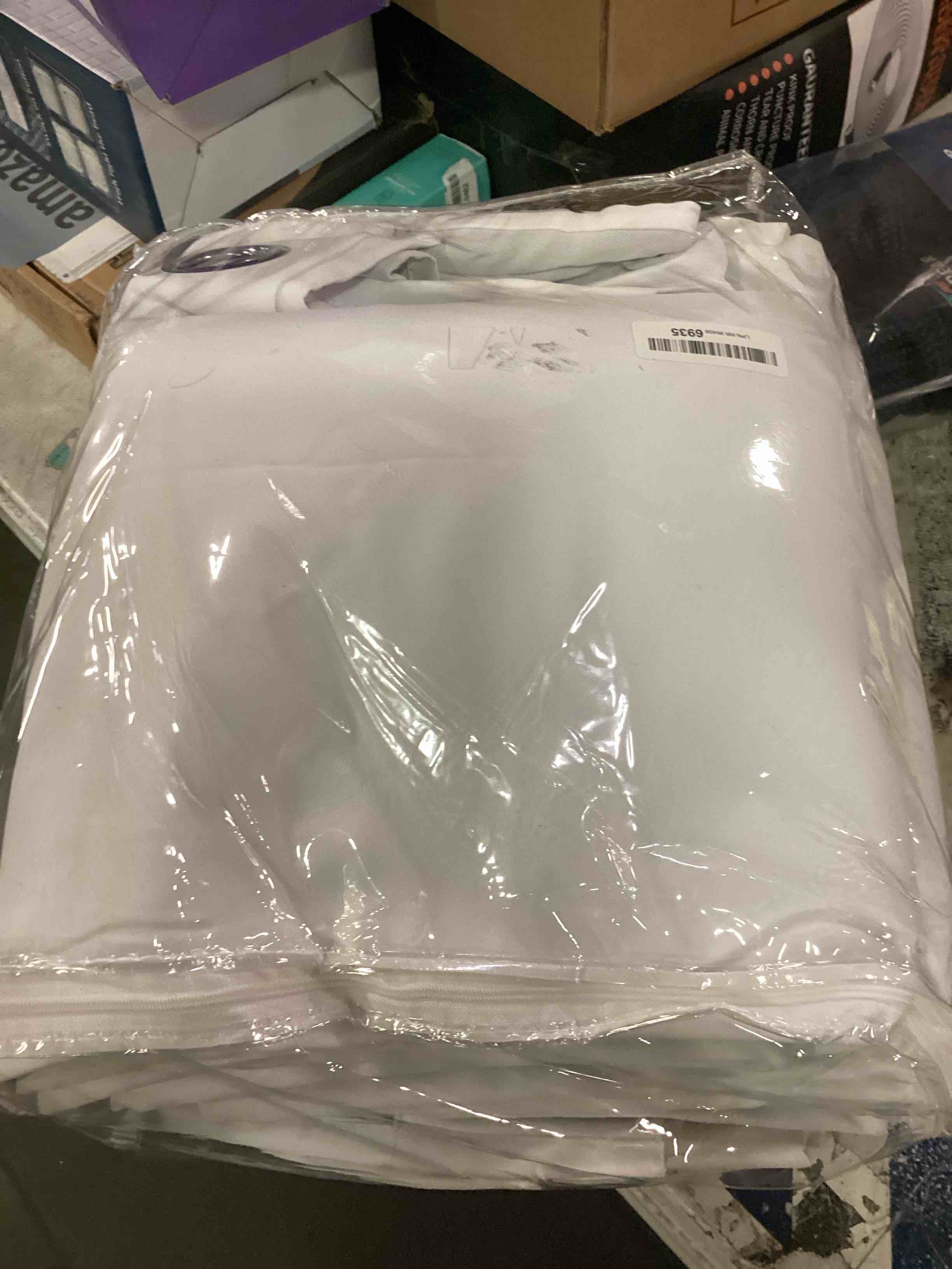 https://s3.amazonaws.com/lotting-images-prod/bidfta/BLU6658962_1720028876511.jpeg
