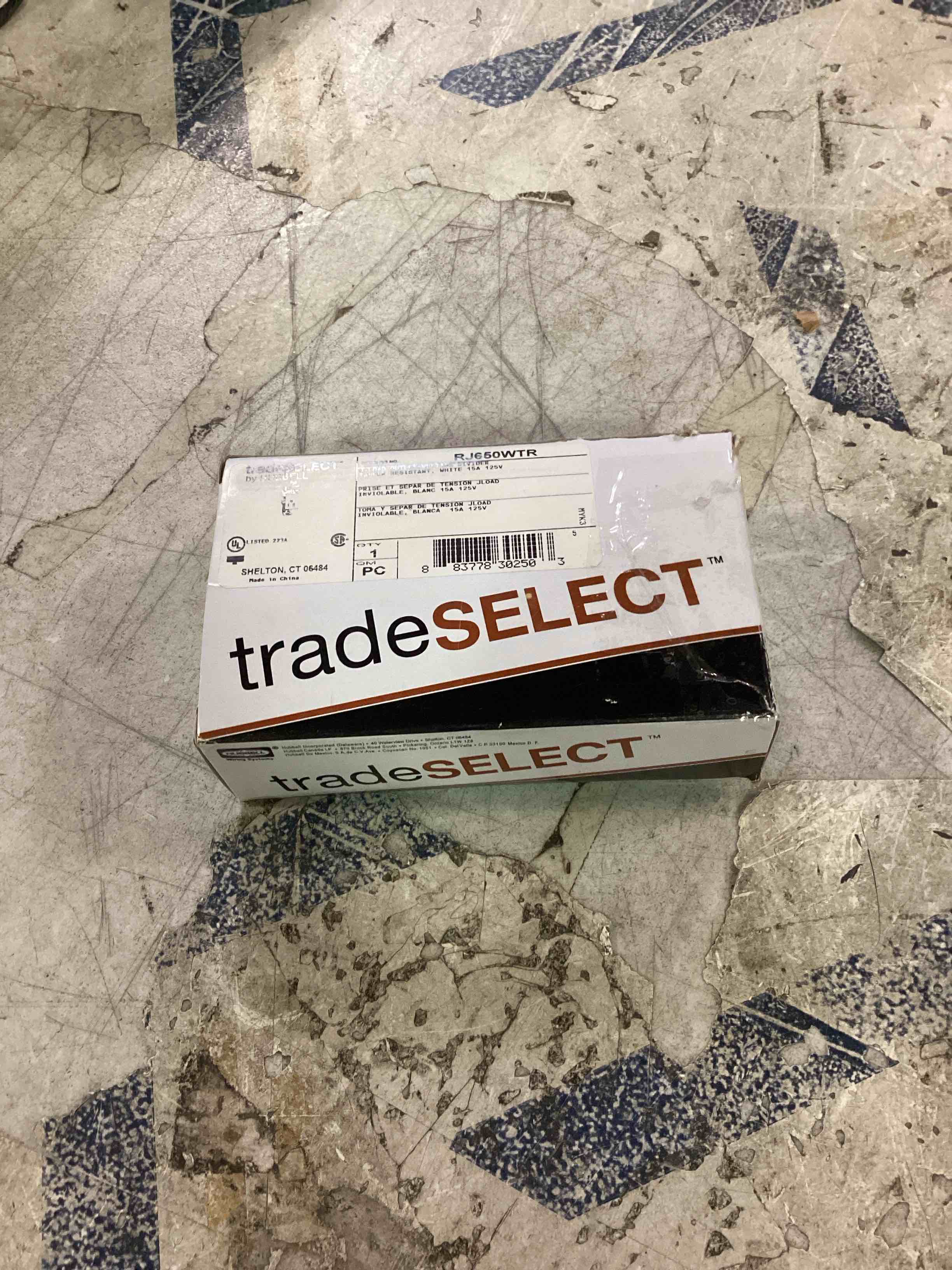 https://s3.amazonaws.com/lotting-images-prod/bidfta/BLU6658992_1720032324926.jpeg