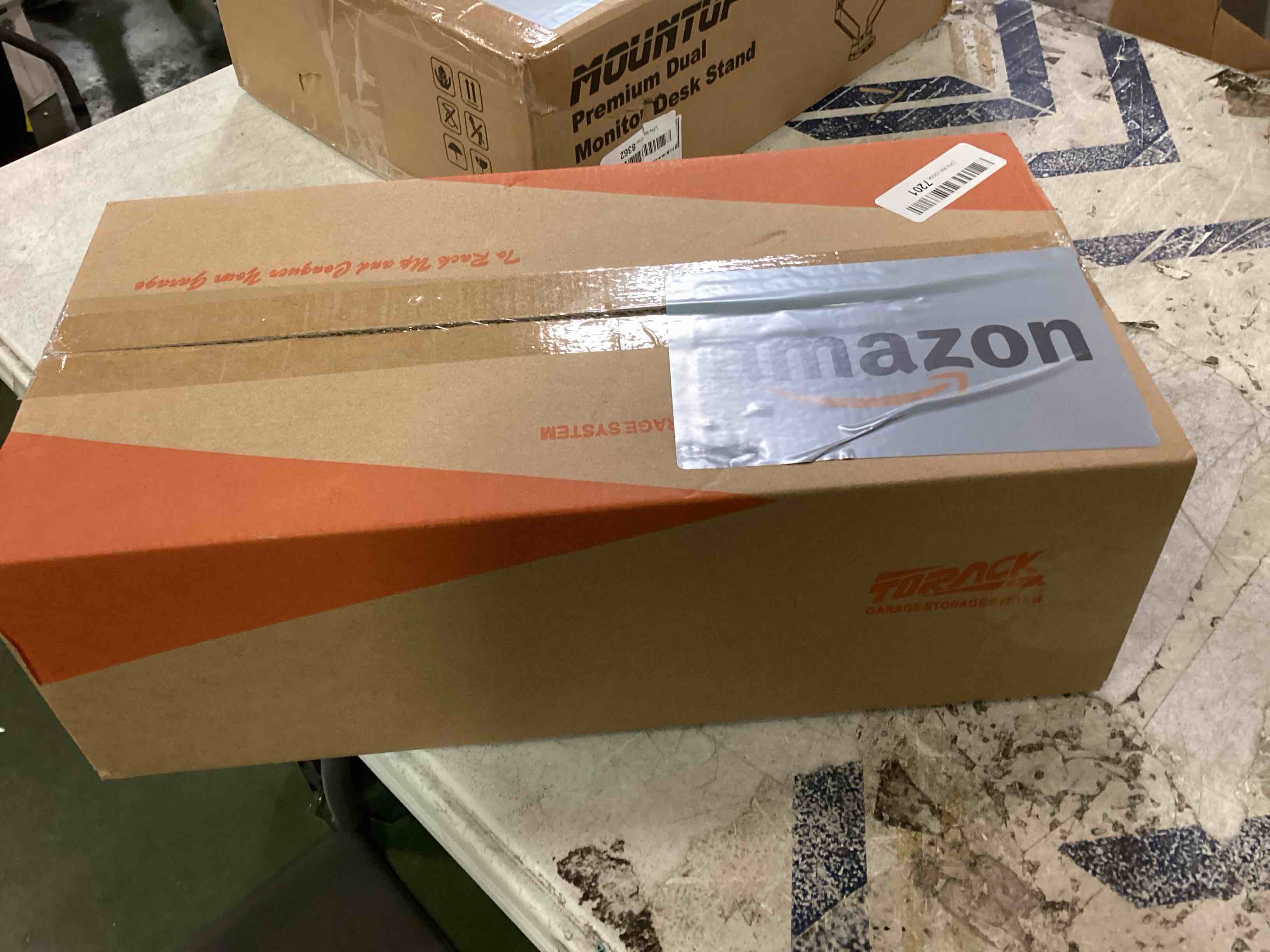 https://s3.amazonaws.com/lotting-images-prod/bidfta/BLU6659105_1720182764772.jpeg
