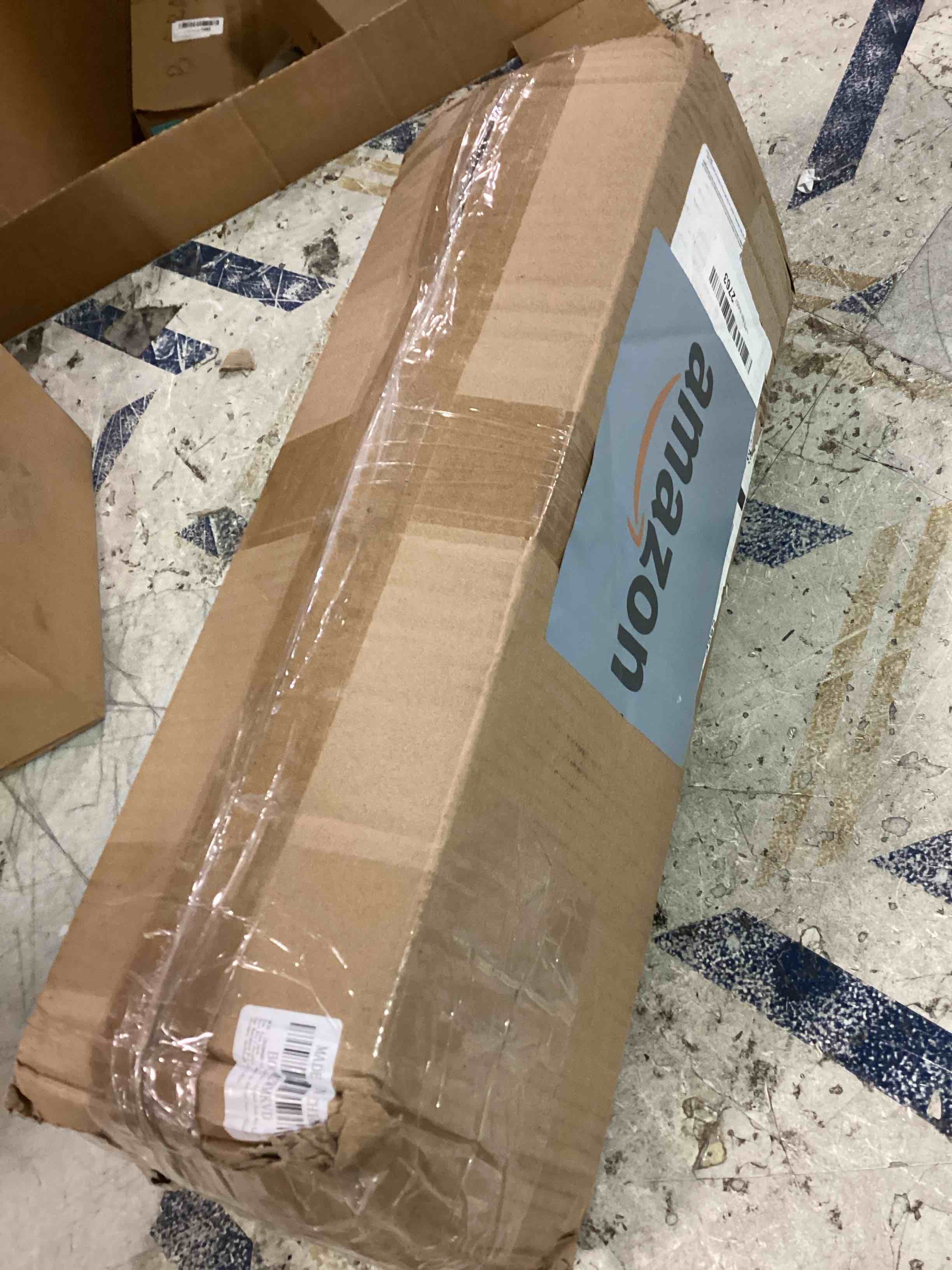 https://s3.amazonaws.com/lotting-images-prod/bidfta/BLU6659347_1720206727747.jpeg