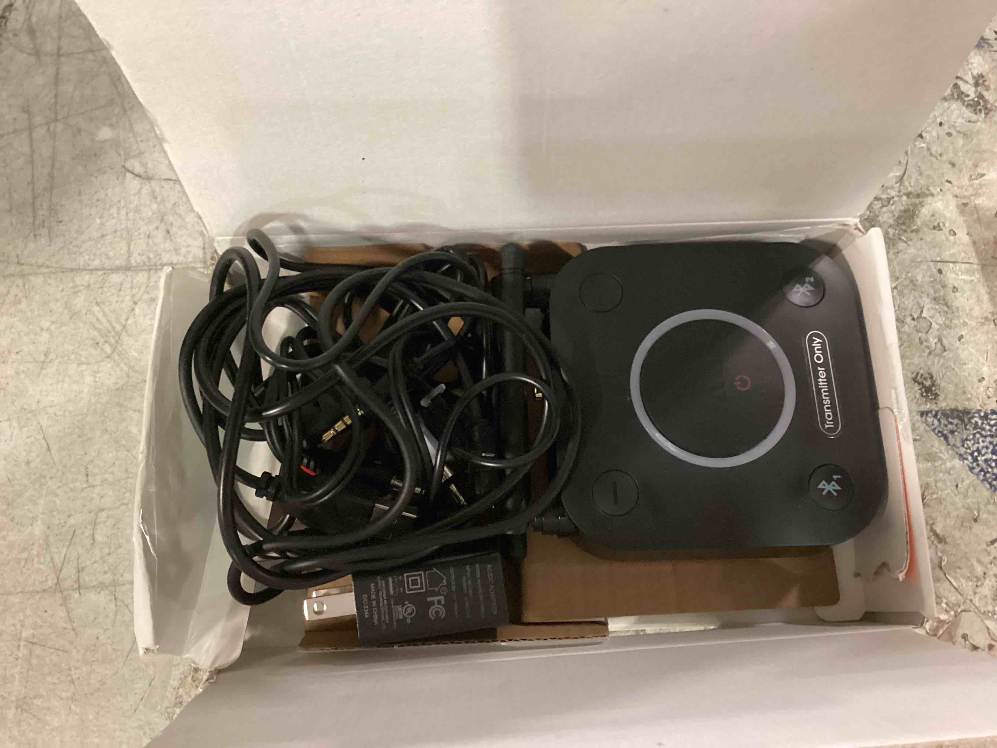 https://s3.amazonaws.com/lotting-images-prod/bidfta/BLU6659419_1720441664444.jpeg
