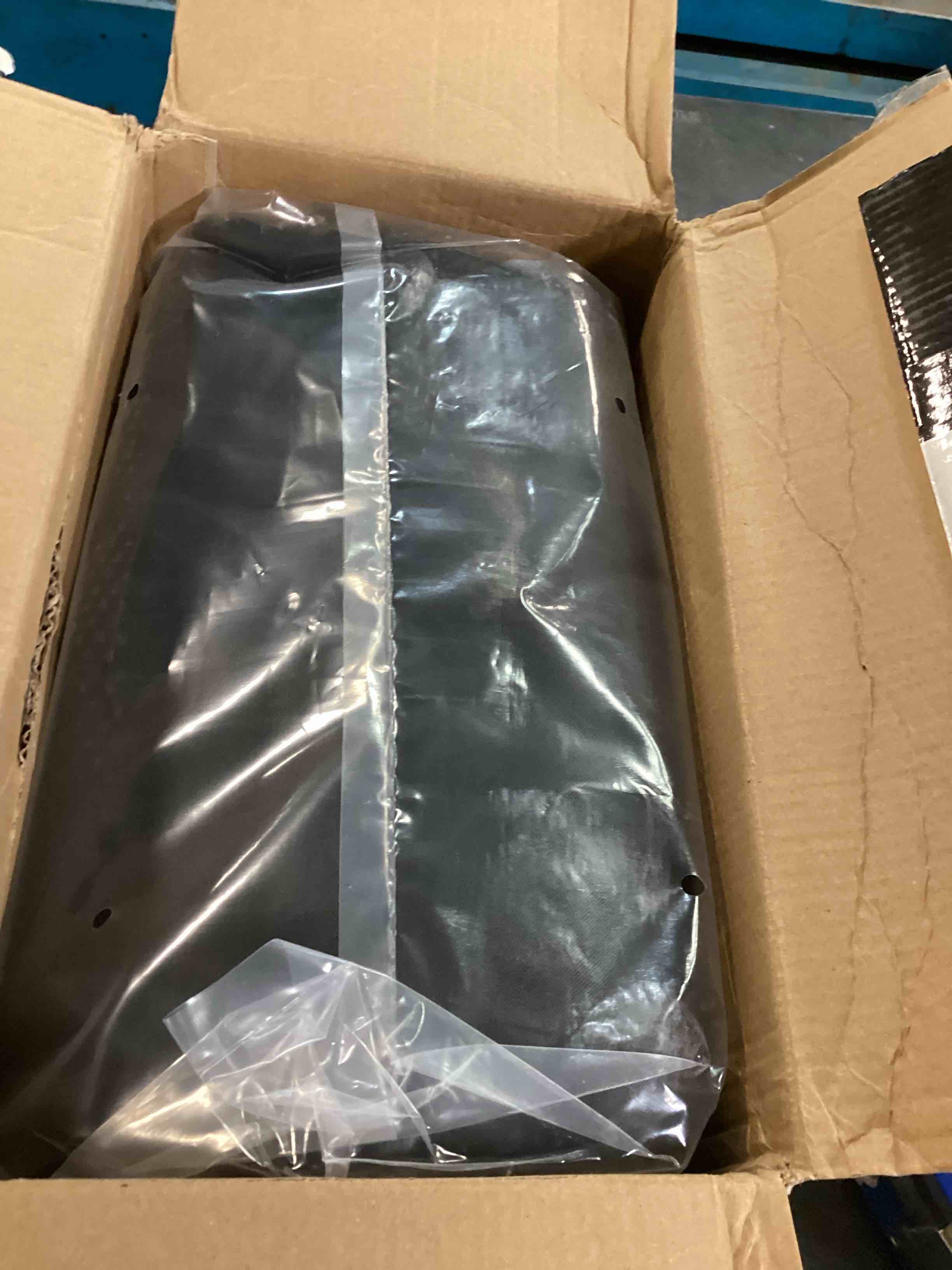https://s3.amazonaws.com/lotting-images-prod/bidfta/BLU6659504_1720451495087.jpeg