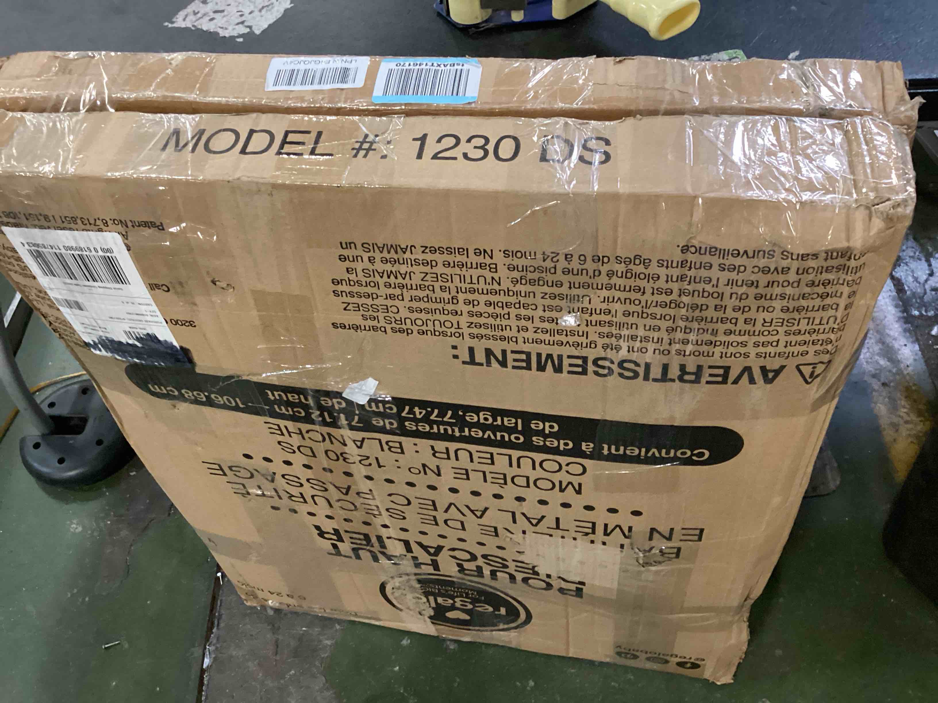 https://s3.amazonaws.com/lotting-images-prod/bidfta/BLU6659626_1720464585475.jpeg