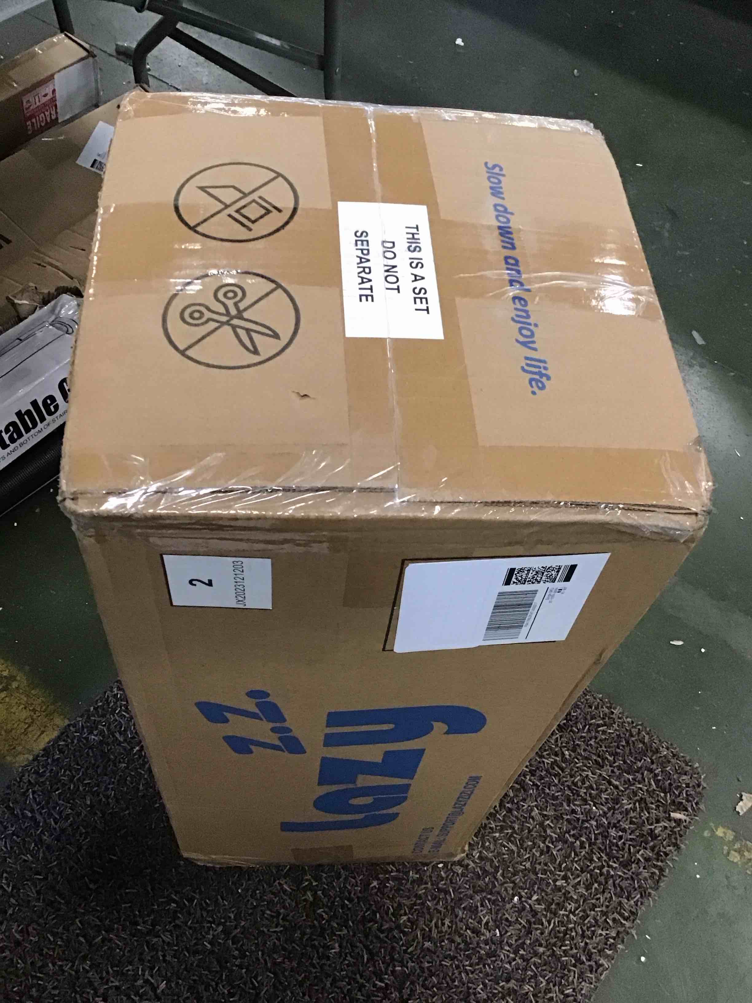 https://s3.amazonaws.com/lotting-images-prod/bidfta/BLU6659734_1720534821603.jpeg