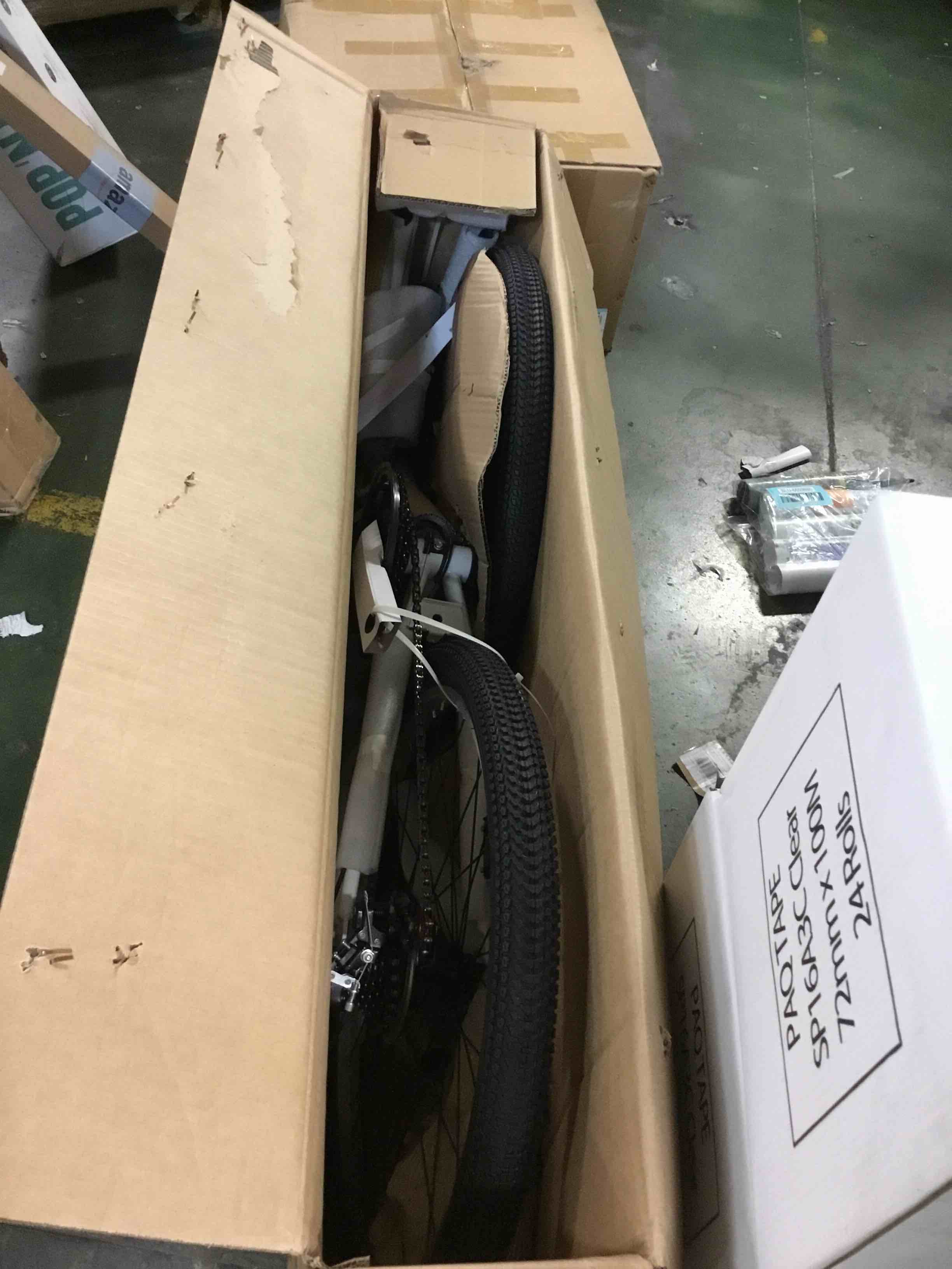 https://s3.amazonaws.com/lotting-images-prod/bidfta/BLU6659955_1720577762997.jpeg